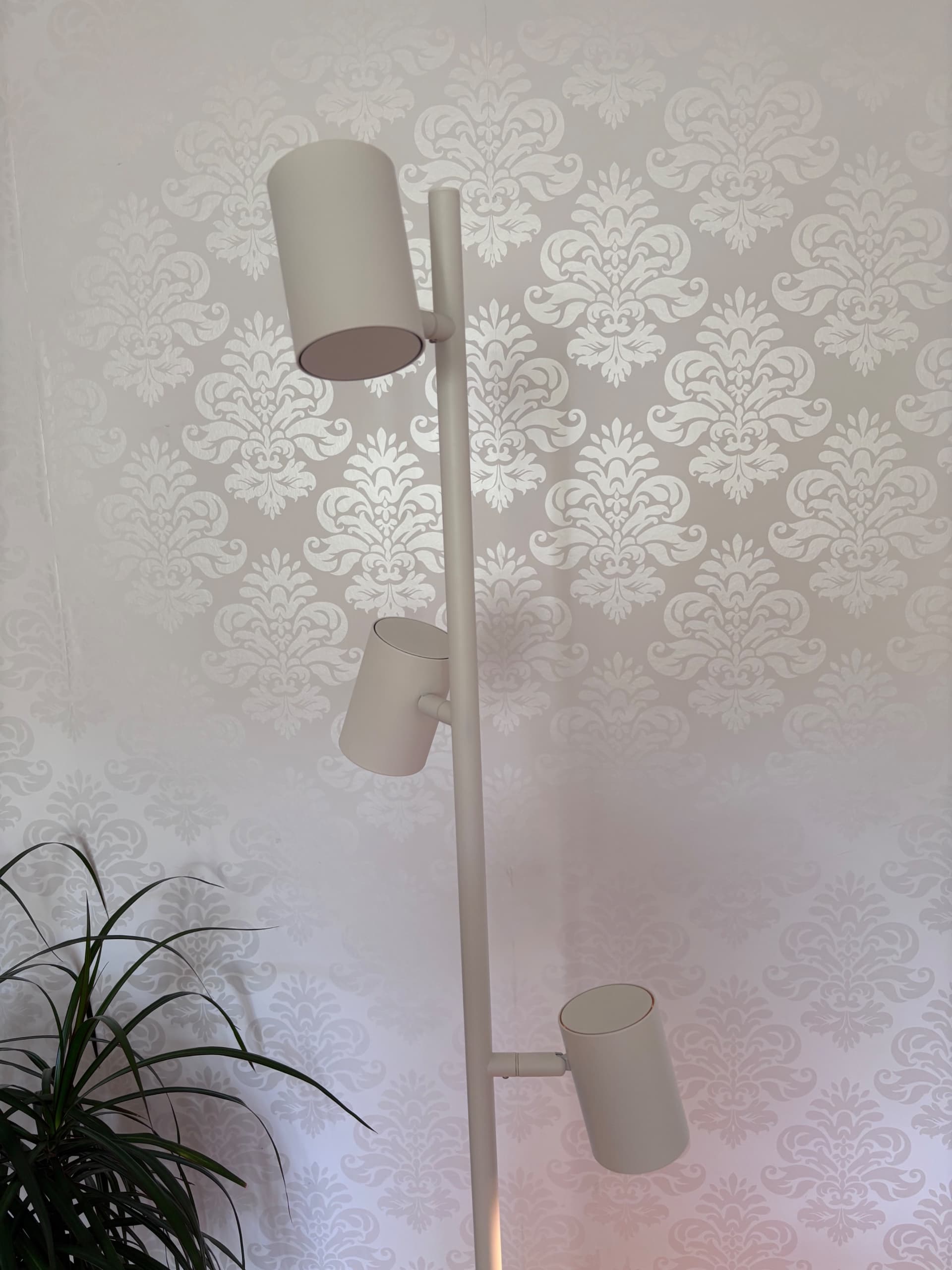 NYMÅNE golvlampa med 3-spot, vit