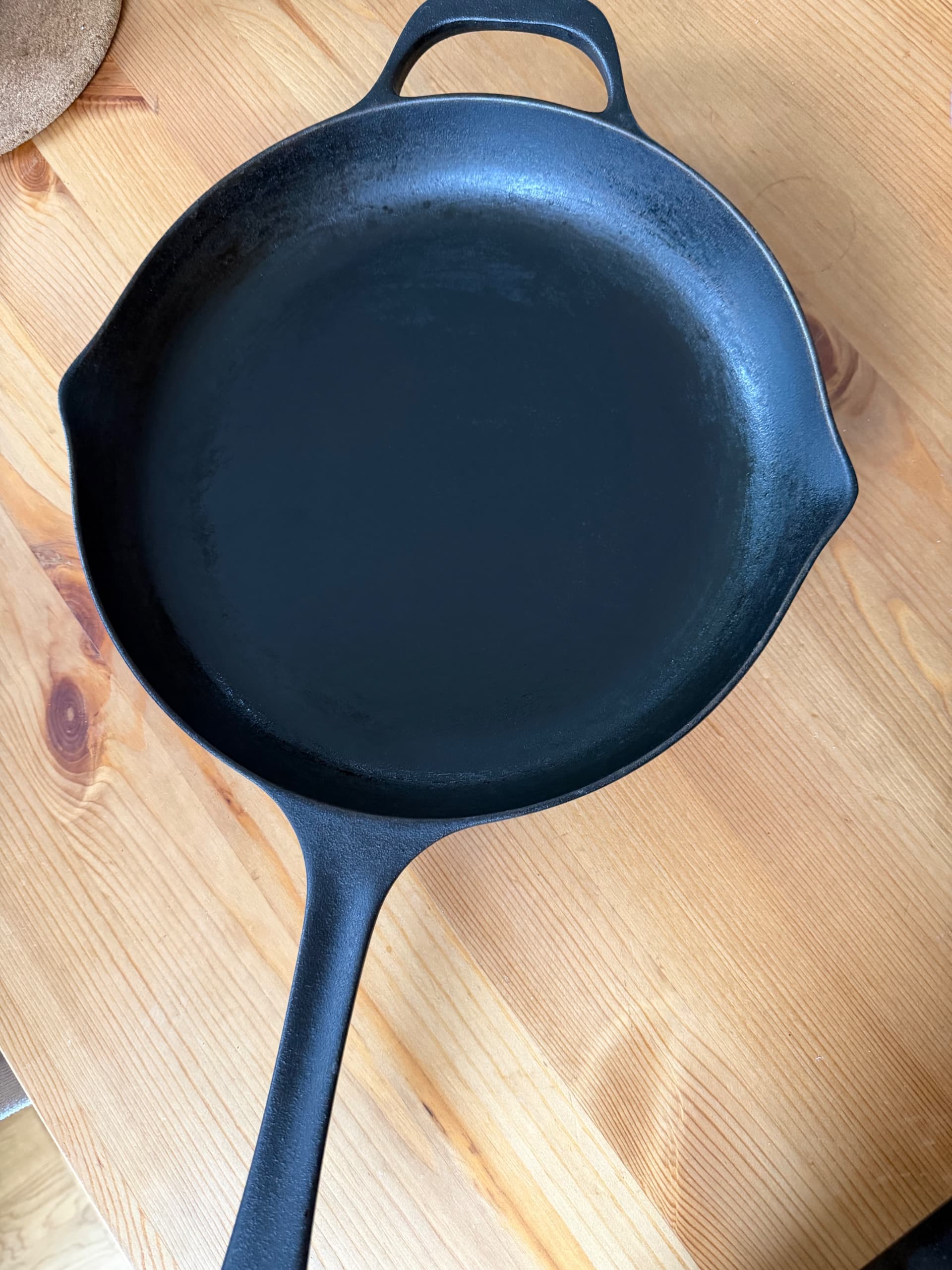 VARDAGEN stekpanna, gjutjärn, 28 cm