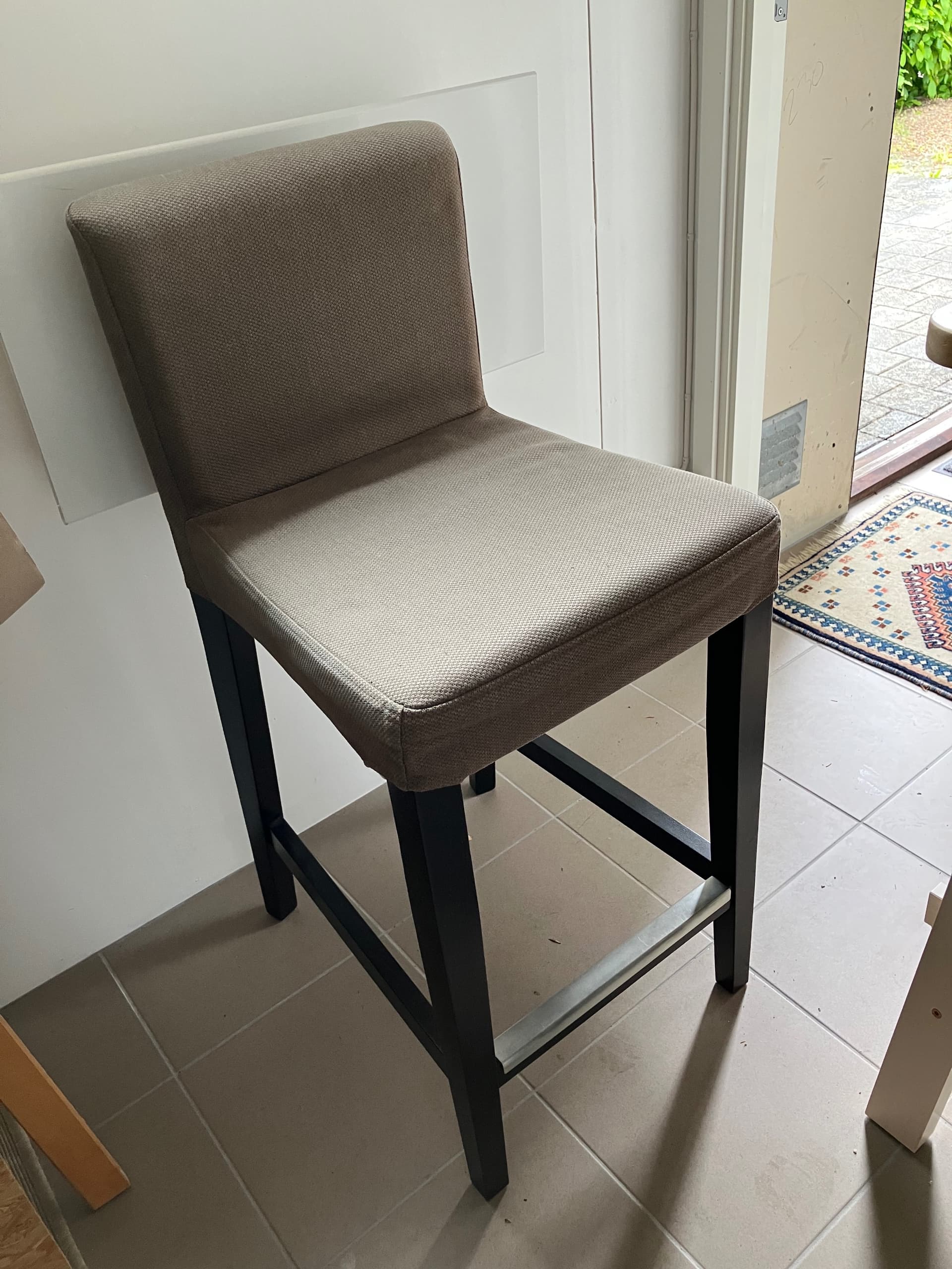 BERGMUND bar stool with backrest, counter height black/Gunnared medium grey, 62 cm