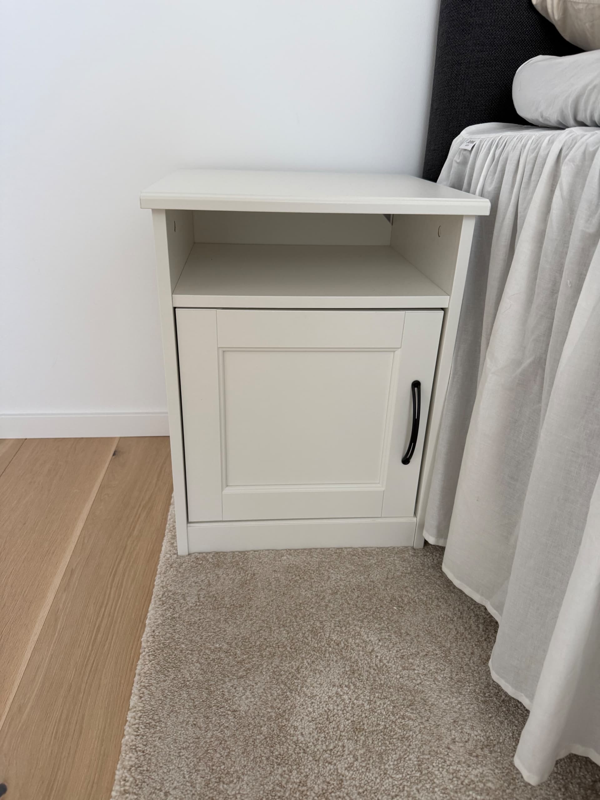SONGESAND bedside table, white, 42x40 cm