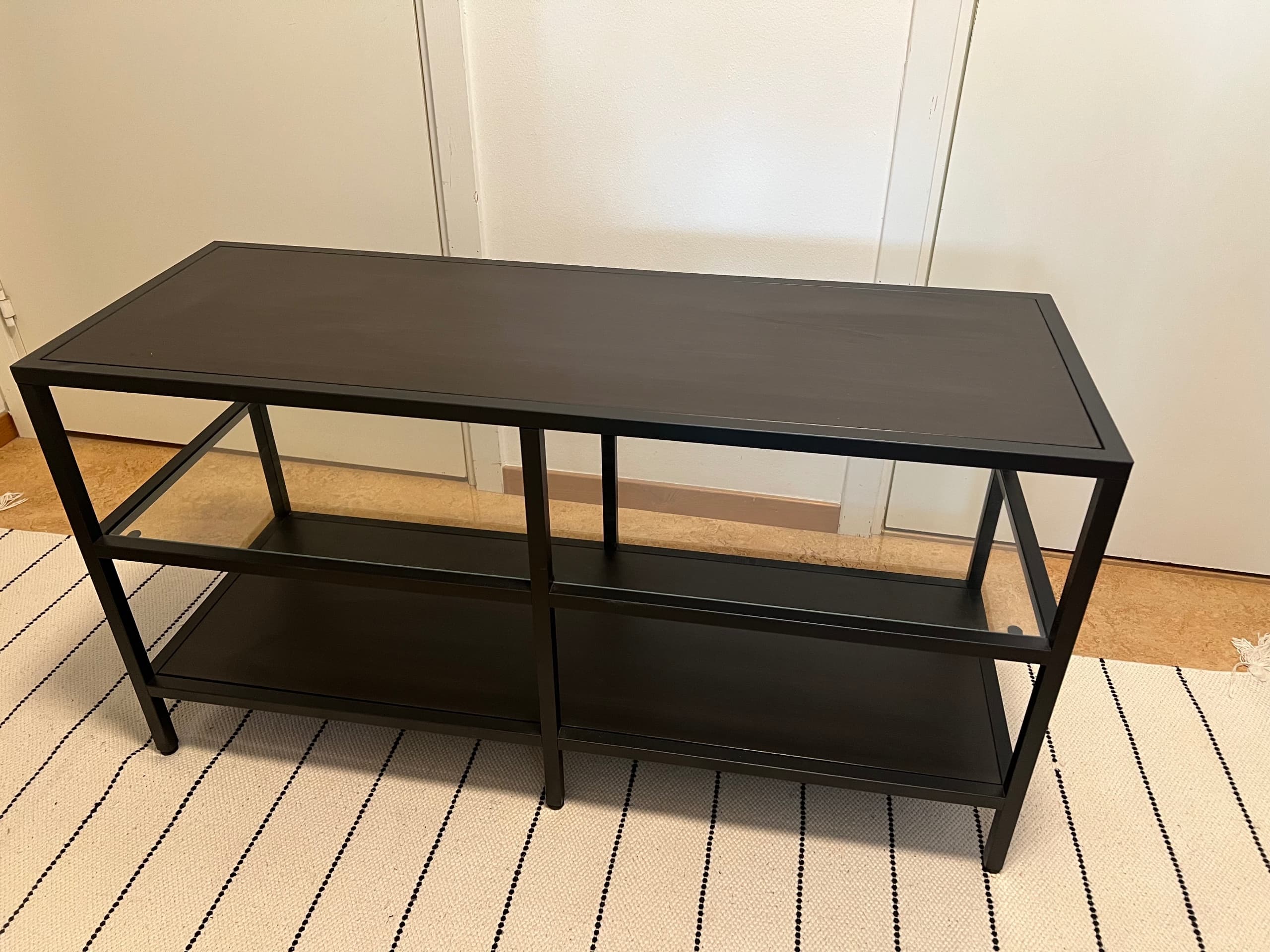TV-bänkar
