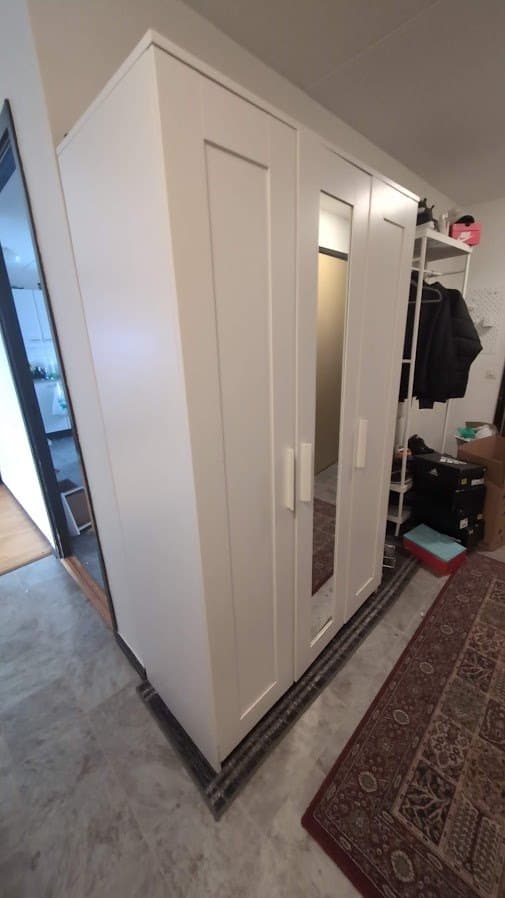 BRIMNES Klädskåp med 3 dörrar, vit, 117x190 cm