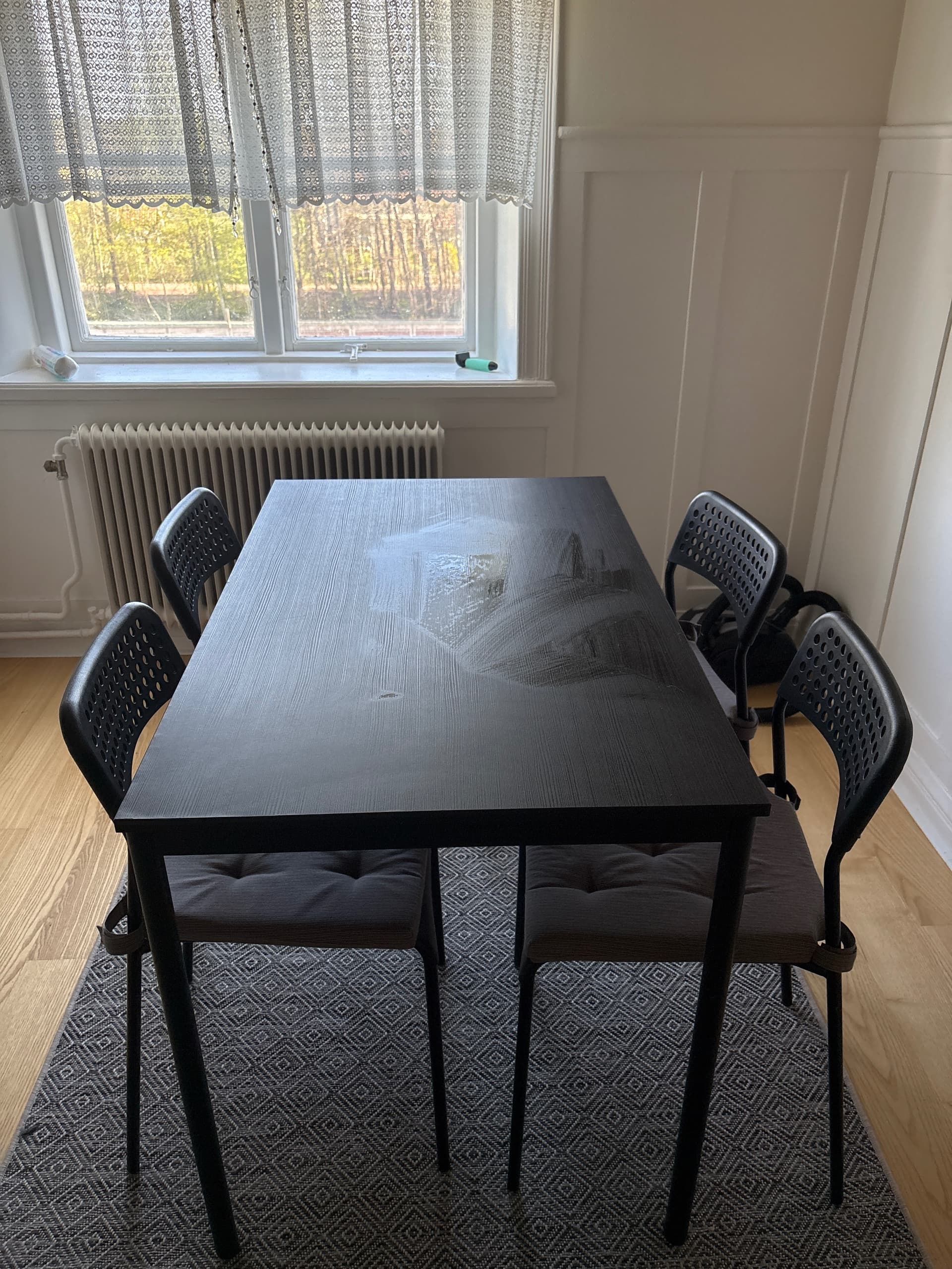 Matbord för 4 personer