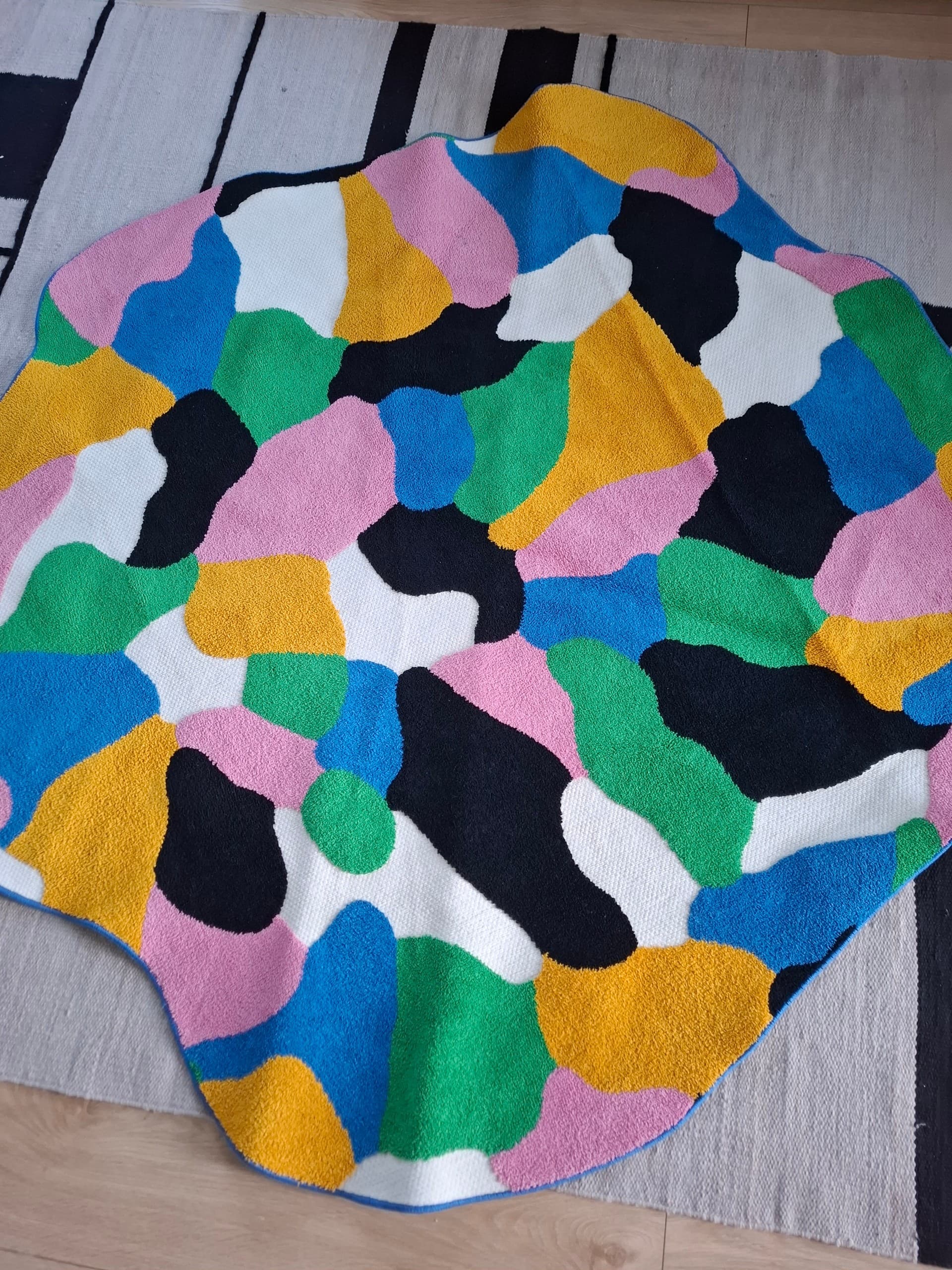 DYWAN WIELOKOLOROWY dywan z krótkim włosiem, czarny/biały/paski, 80x150 cm