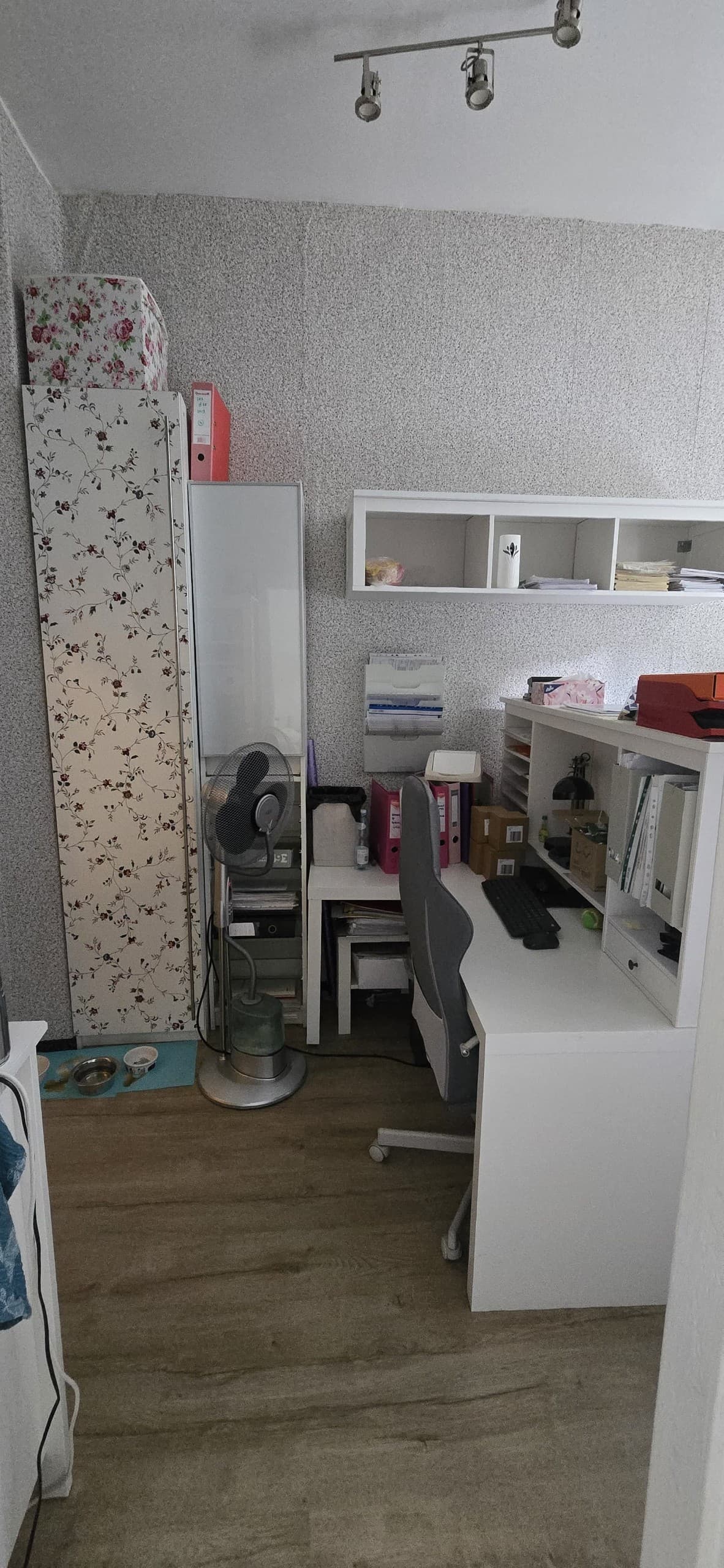 HEMNES półka ścienna, biała bejca, 148x37 cm