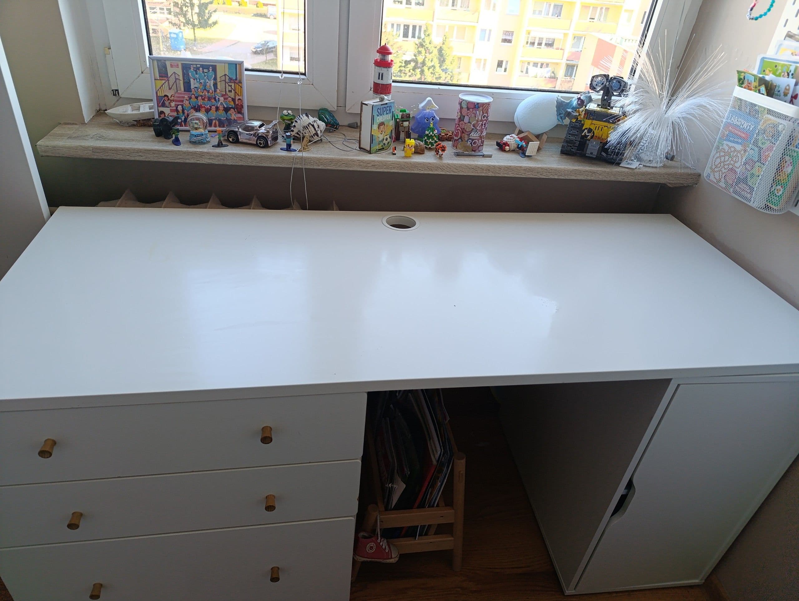 SMÅSTAD łóżko na antresoli, biały biała rama/z biurkiem z 3 szufladami, 90x200 cm