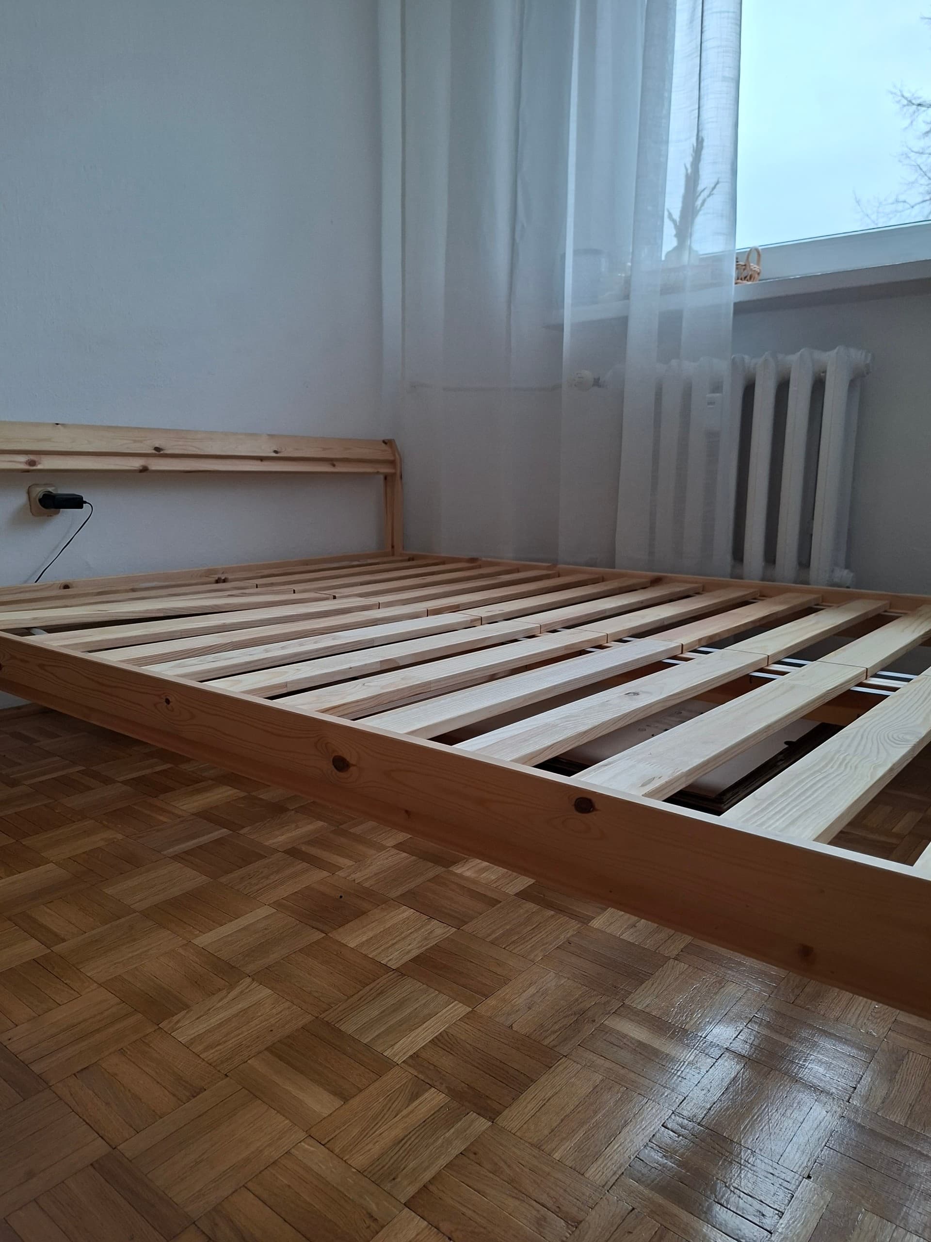 NEIDEN rama łóżka, sosna/Lillhällan, 140x200 cm