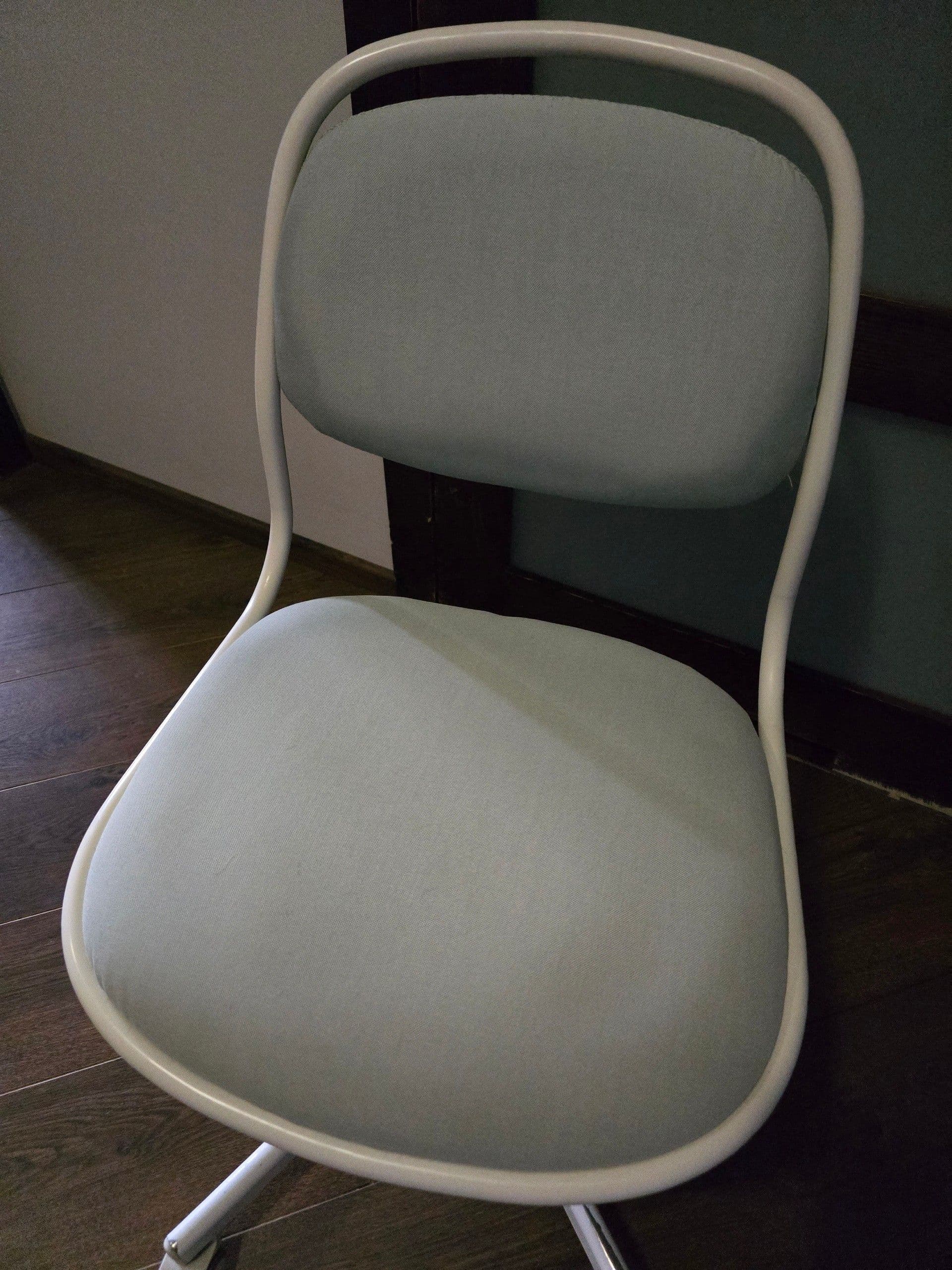 MICKE/ÖRFJÄLL biurko i krzesło, biały/jasnozielony