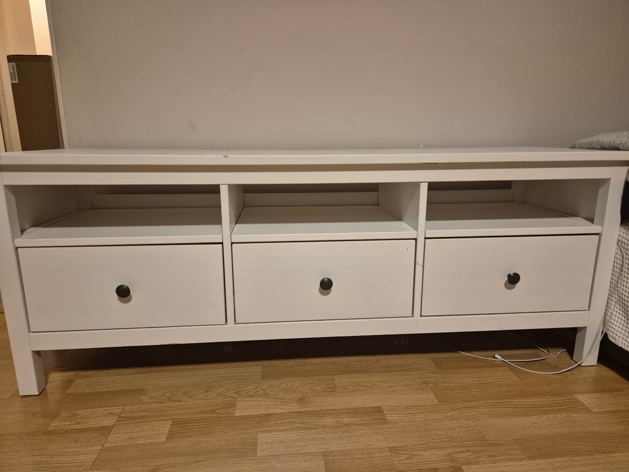 HEMNES szafka pod TV, biała bejca, 148x47x57 cm