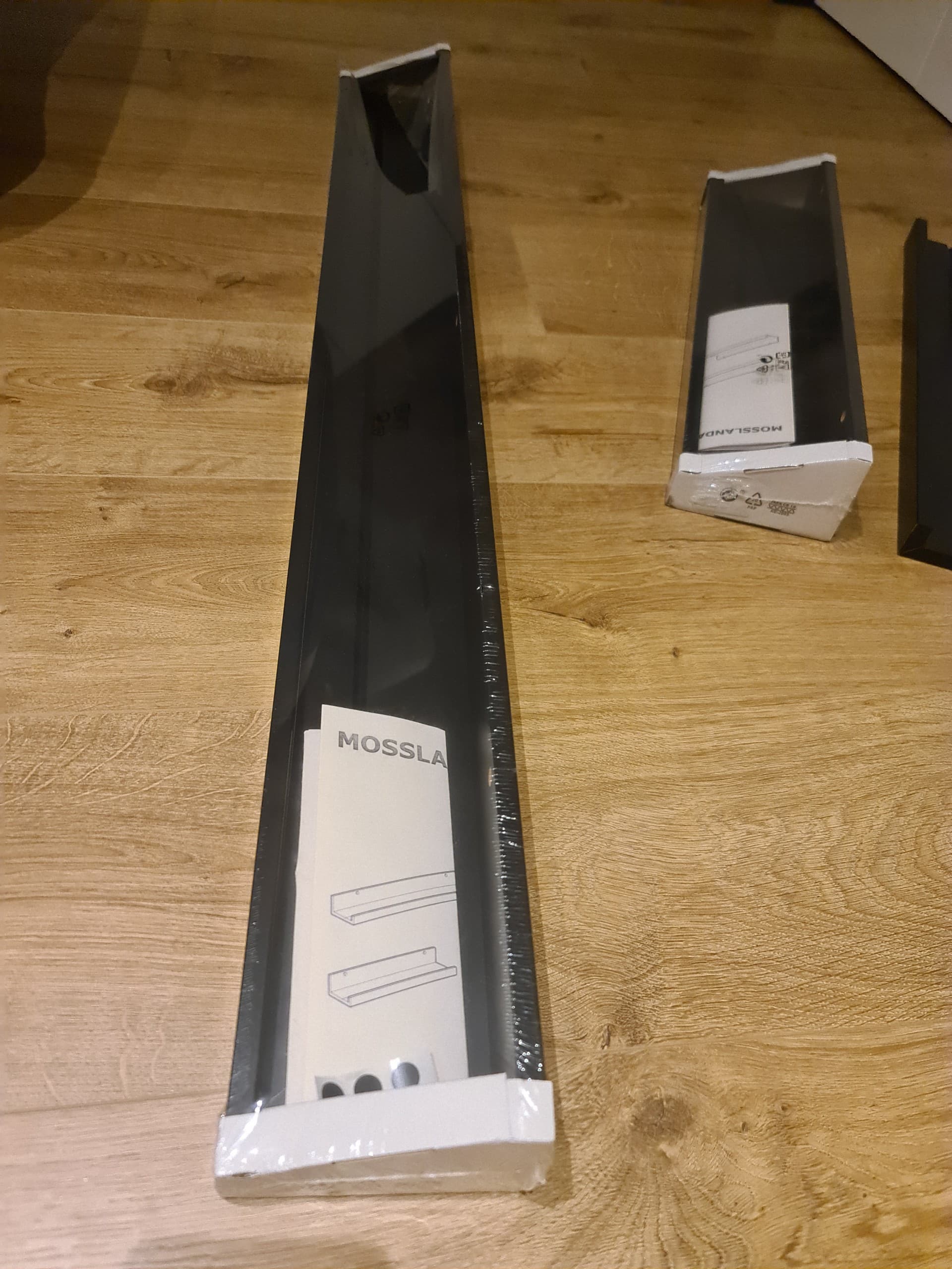 MOSSLANDA półka na zdjęcia, czarny, 115 cm