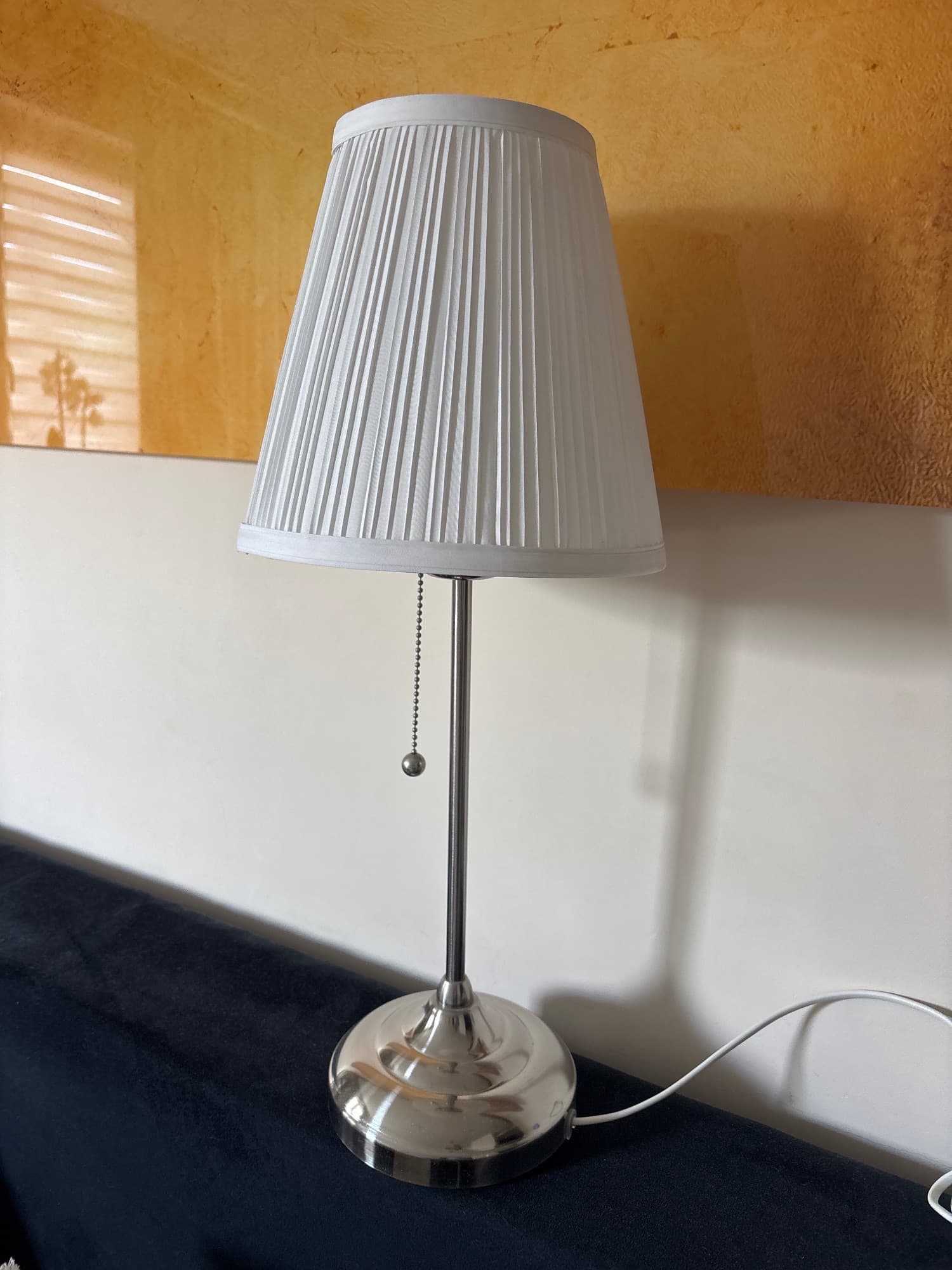 ÅRSTID lampa stołowa, niklowano/biały