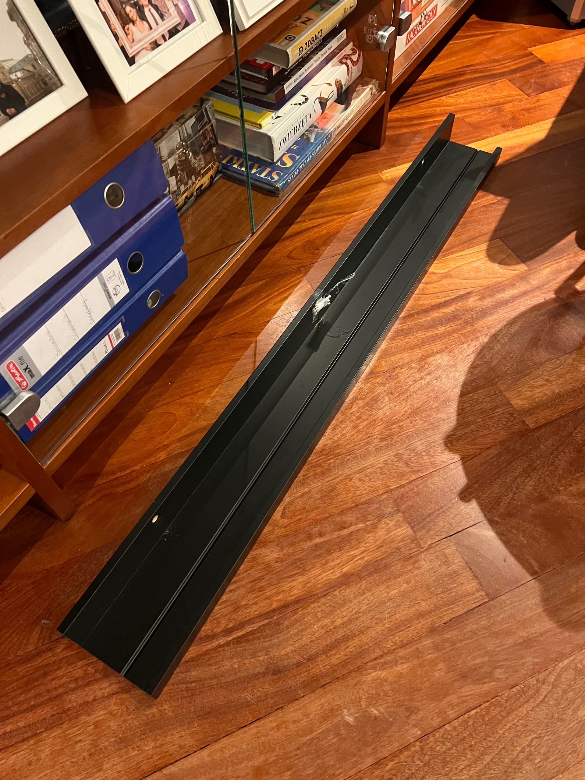 MOSSLANDA półka na zdjęcia, czarny, 115 cm