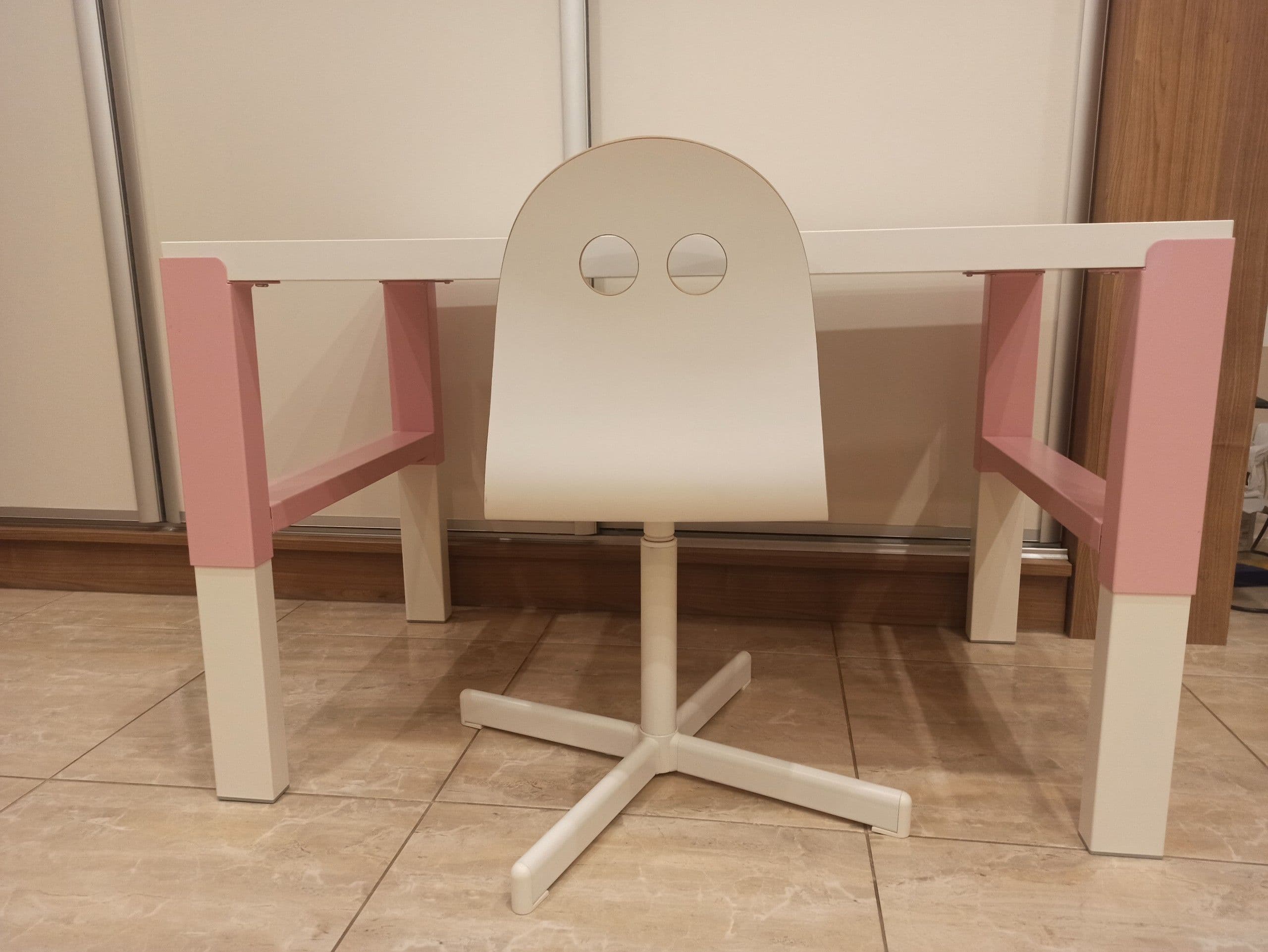 Biurko Pahl regulowane biało różowe 