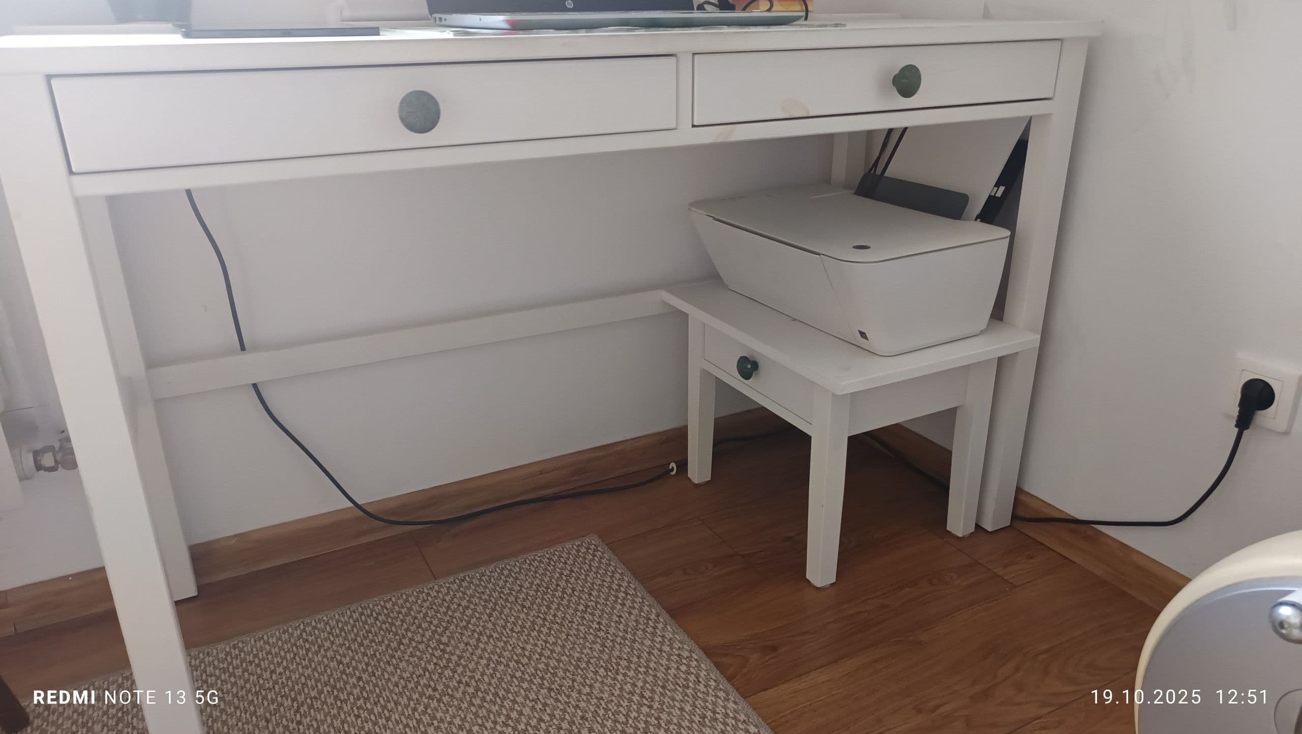 HEMNES biurko z 2 szufladami, biała bejca/jasnobrązowy, 120x47 cm