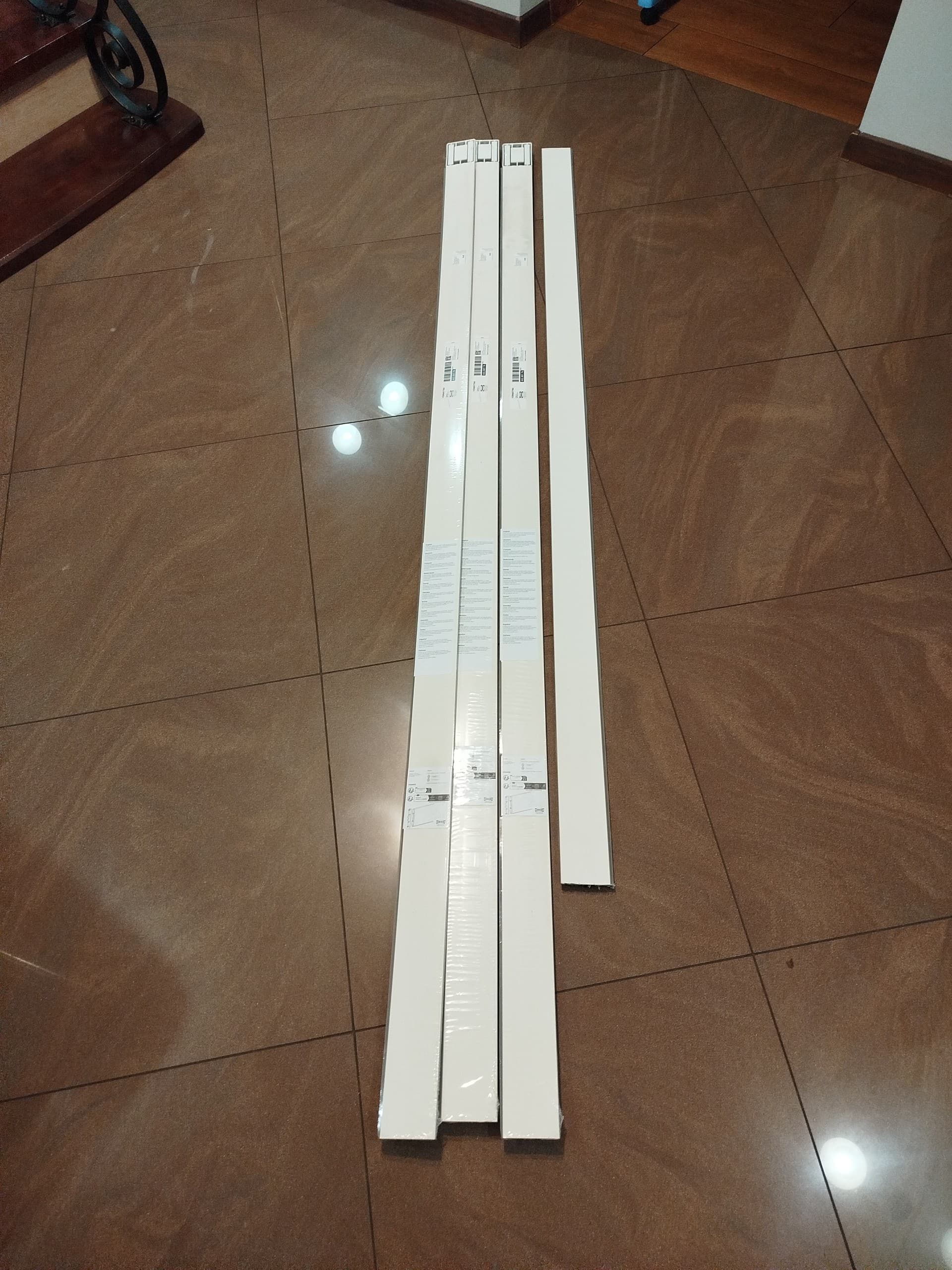 FÖRBÄTTRA cokół, kremowy, 220x8 cm
