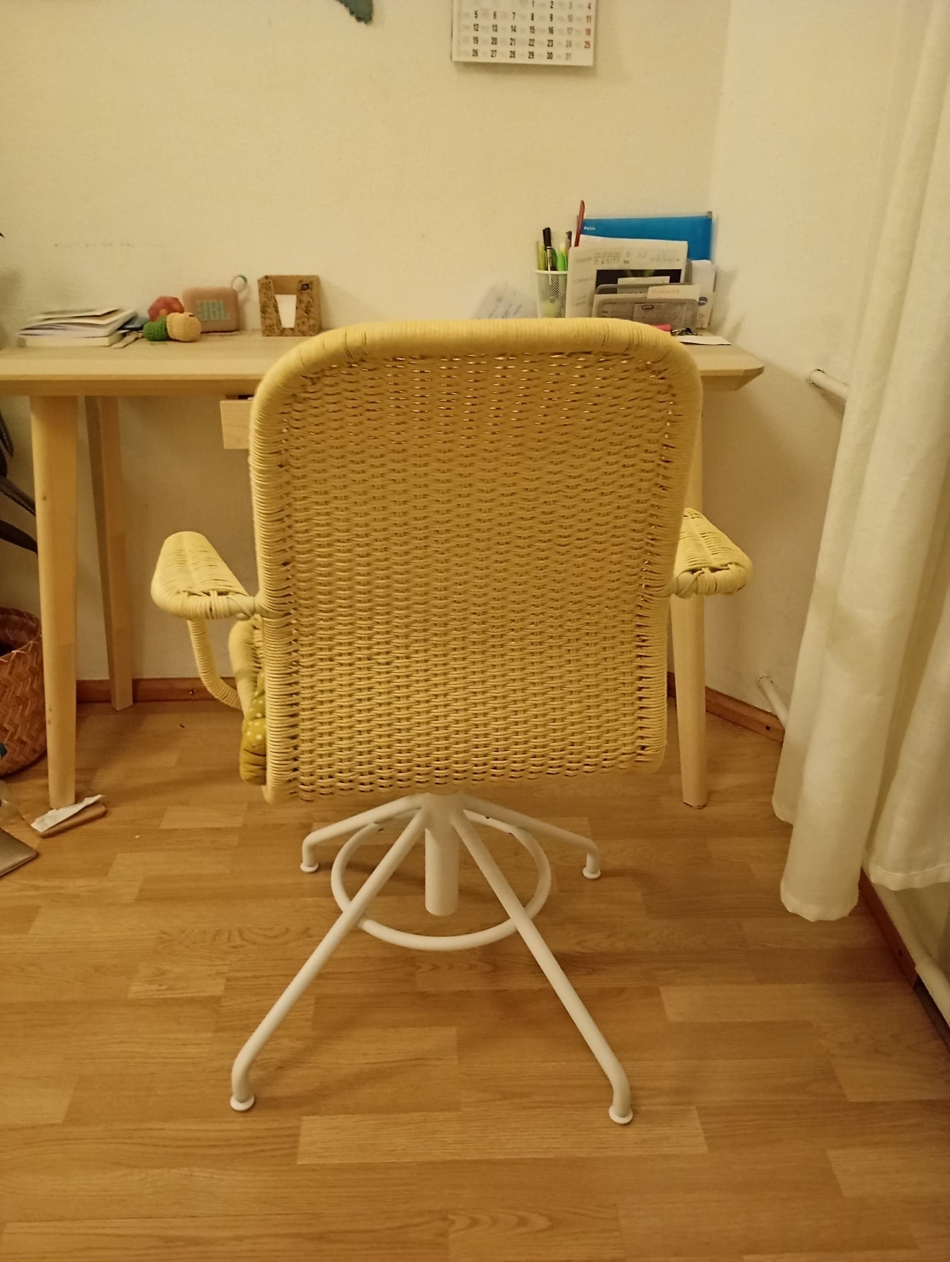 STIGBYGEL krzesło obrotowe z podłokietnikami, beżowy/biały