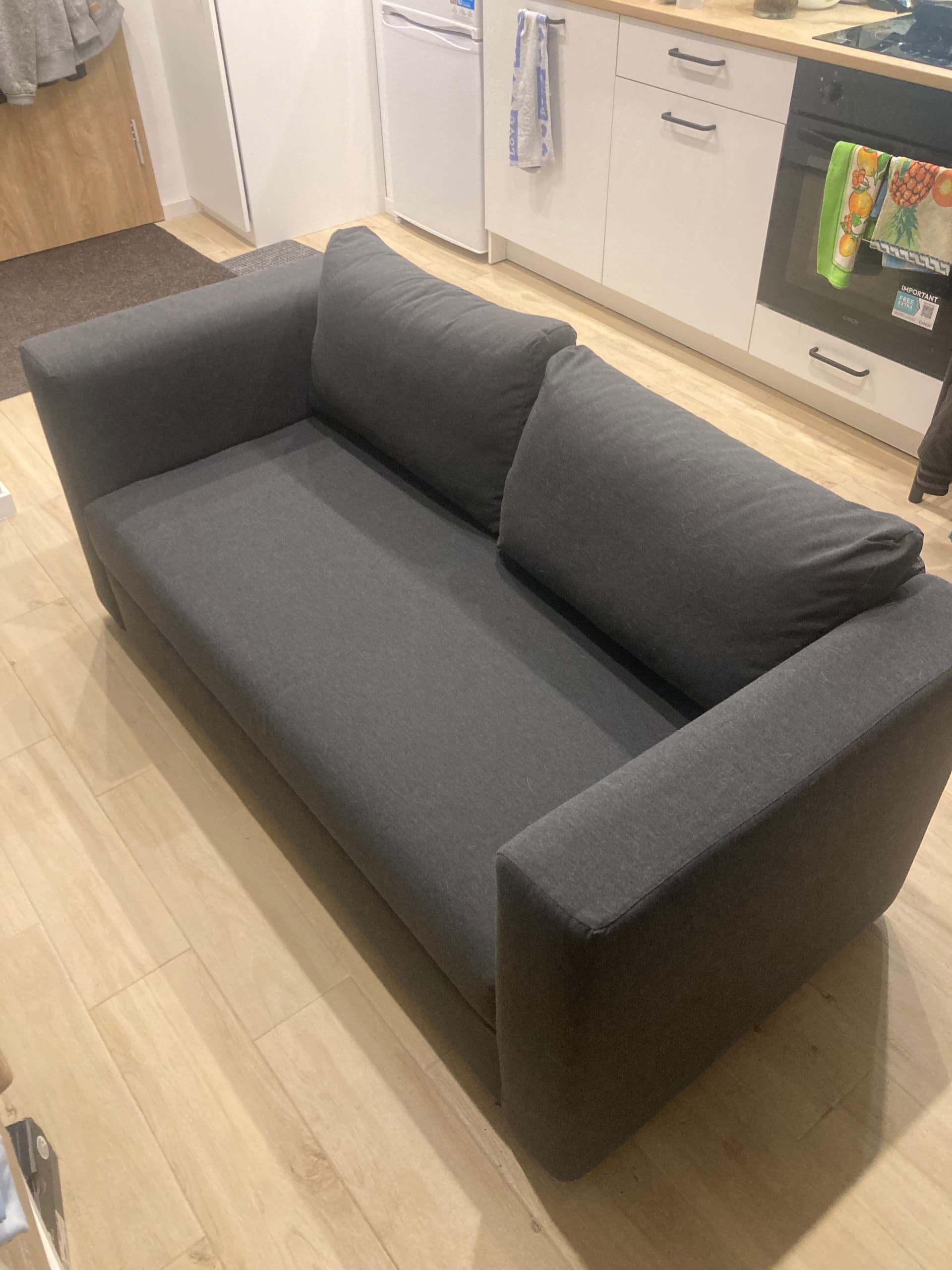 SKÖNABÄCK sofa 2-osobowa, rozkładana, Knisa ciemnoszary