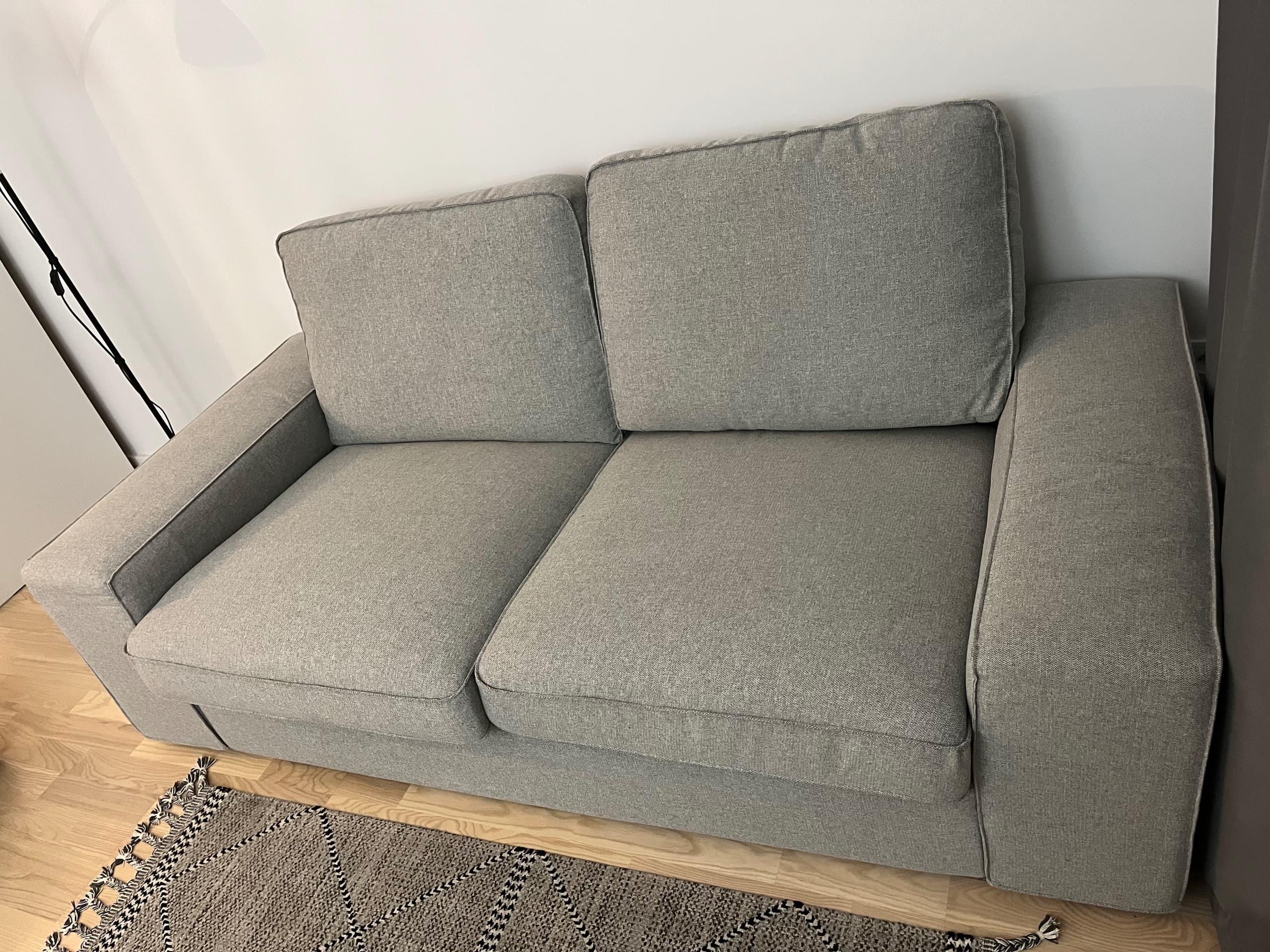 KIVIK sofa 2-osobowa, Tibbleby beżowy/szary