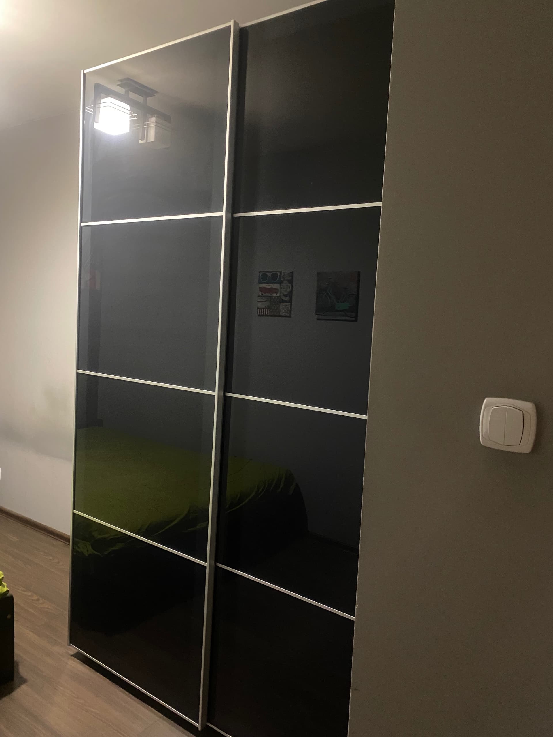 Szafa pax z drzwiami przesuwnymi 