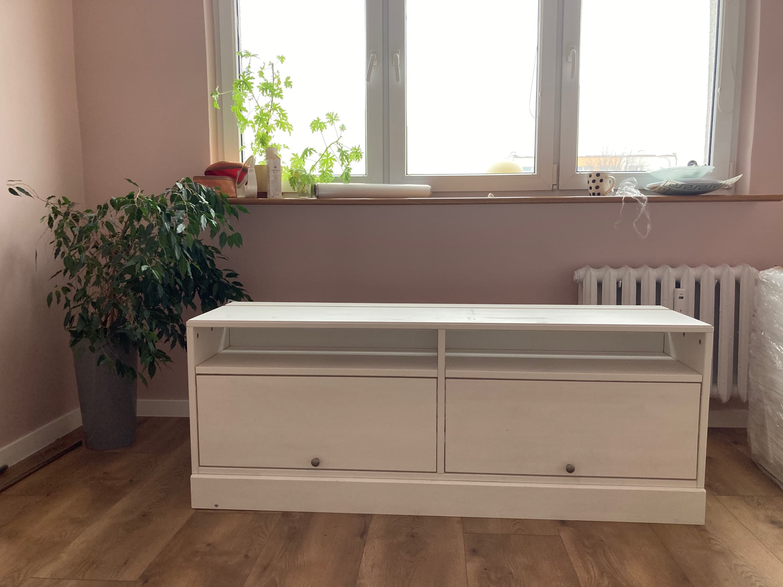 HEMNES szafka pod TV, biała bejca, 148x47x57 cm