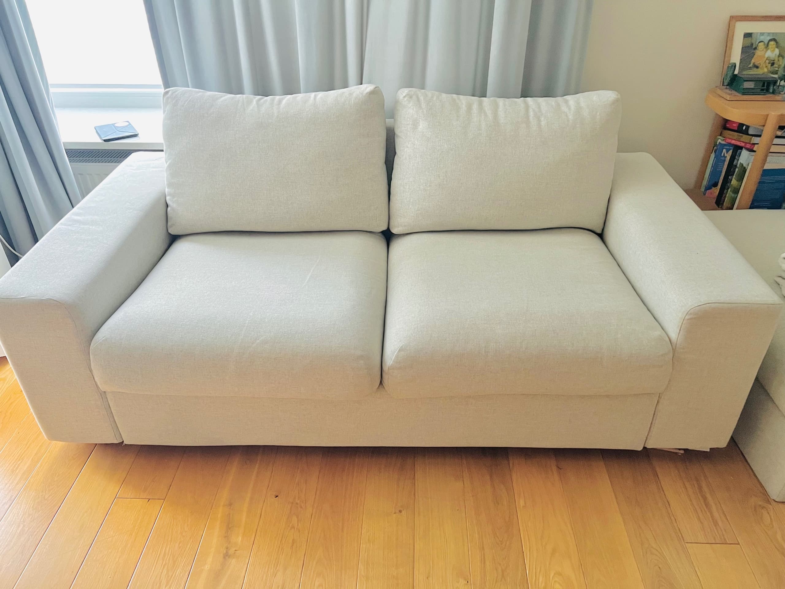 VIMLE sofa 2-osobowa, z szerokimi podłokietnikami/Gunnared beżowy