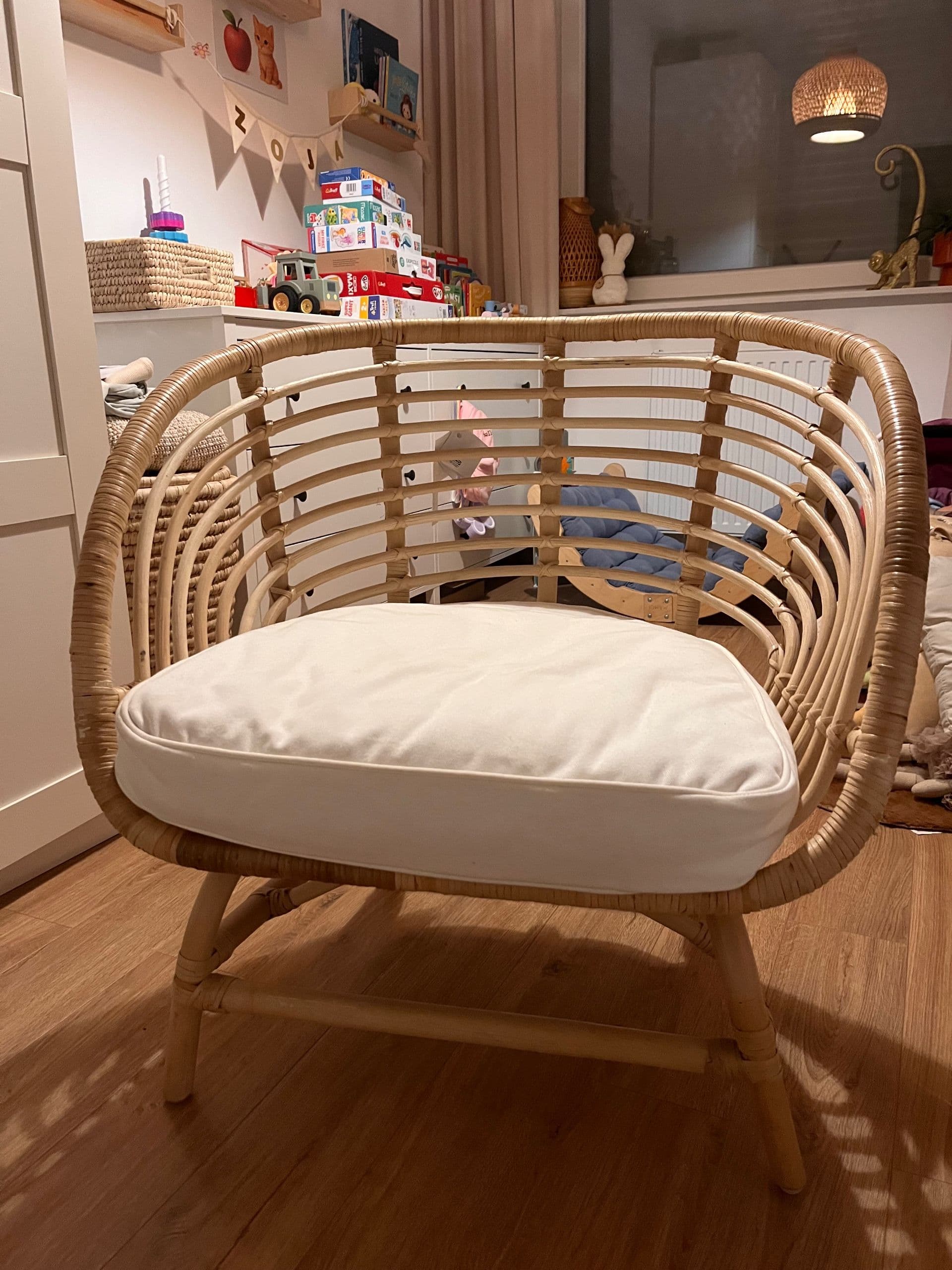 BUSKBO fotel, rattan/Djupvik biały