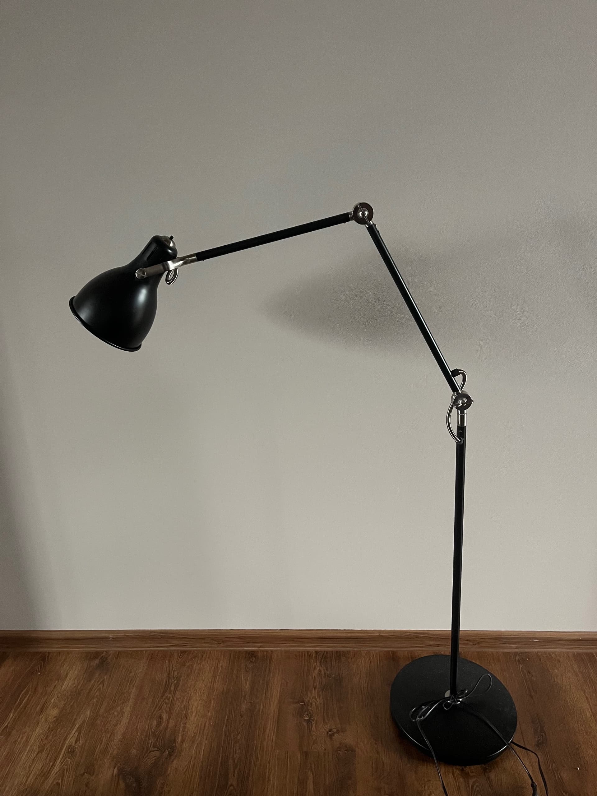 LAMPA STOJĄCA
