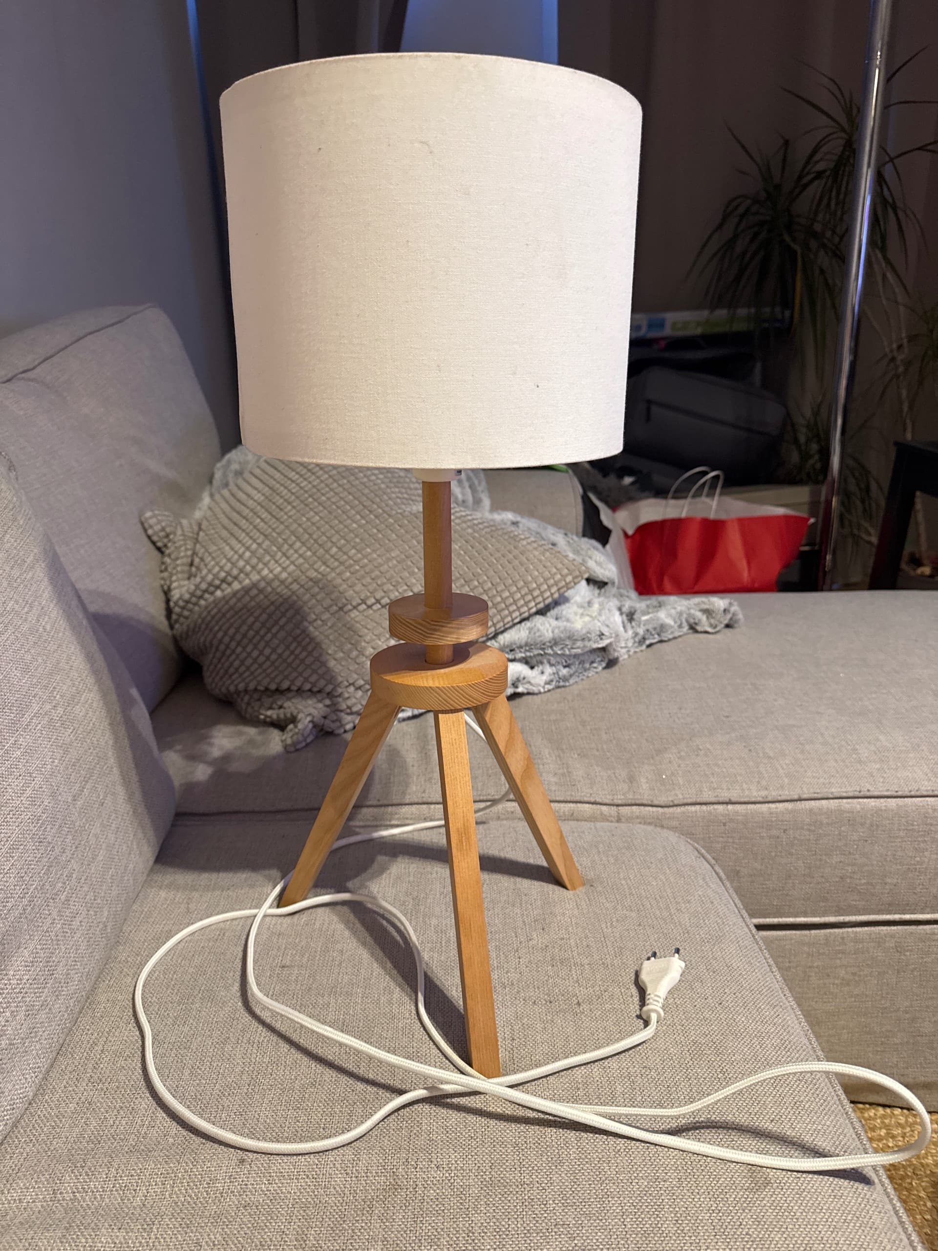 LAMPA STOŁOWA LAUTER