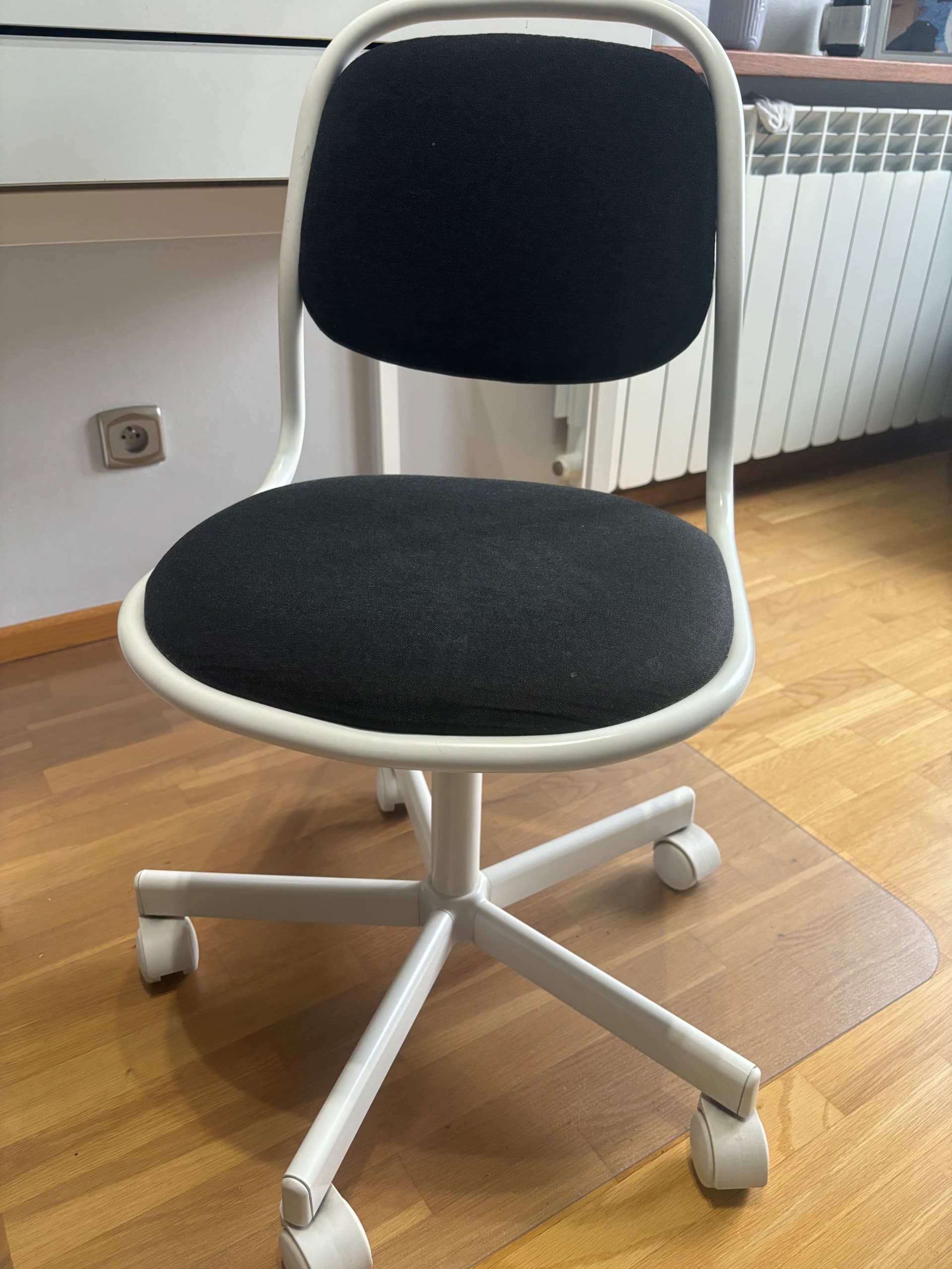ÖRFJÄLL dziecięce krzesło biurowe, biały/Vissle jasnoszary