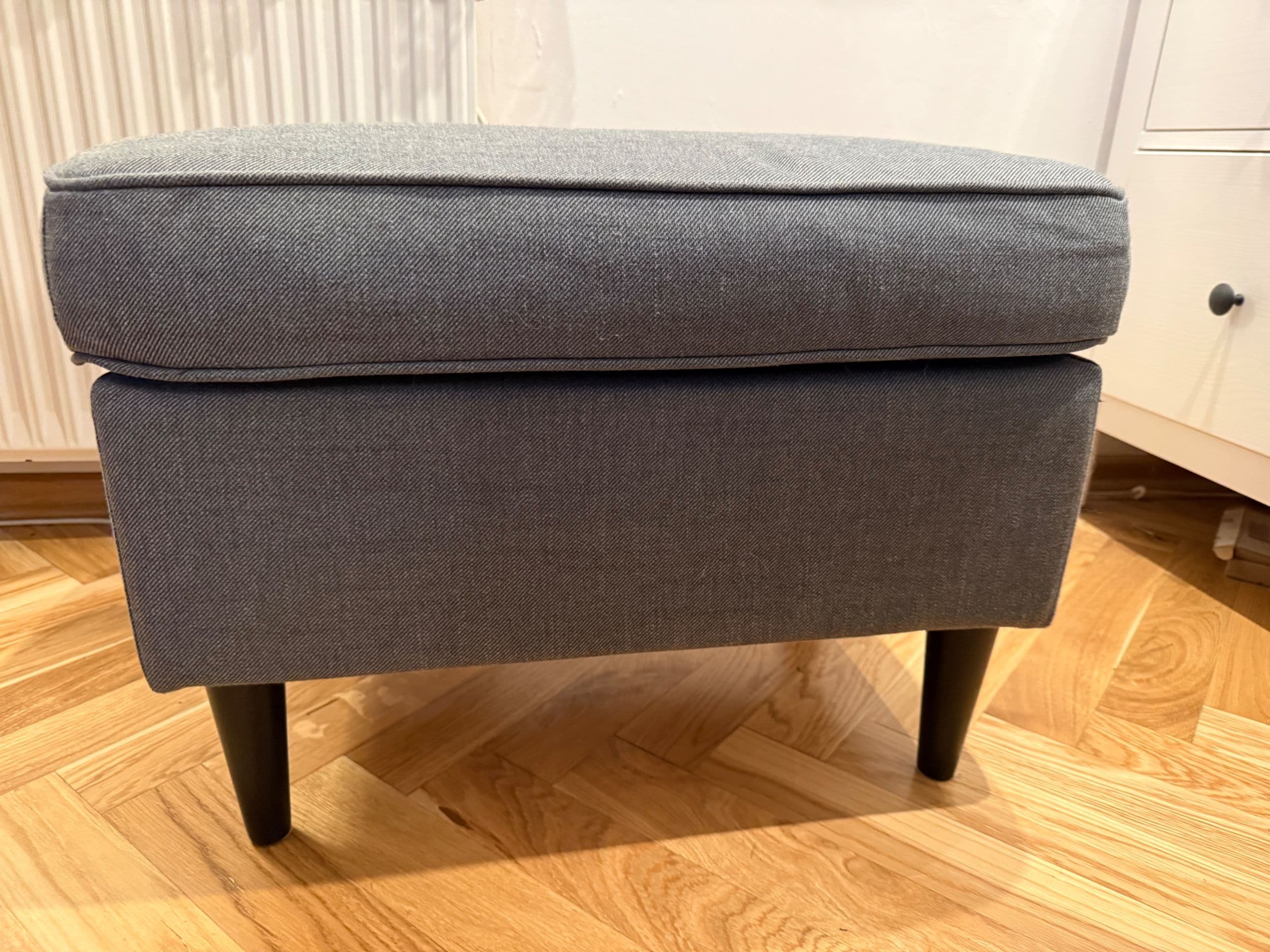 Podnóżki i pufy tapicerowane