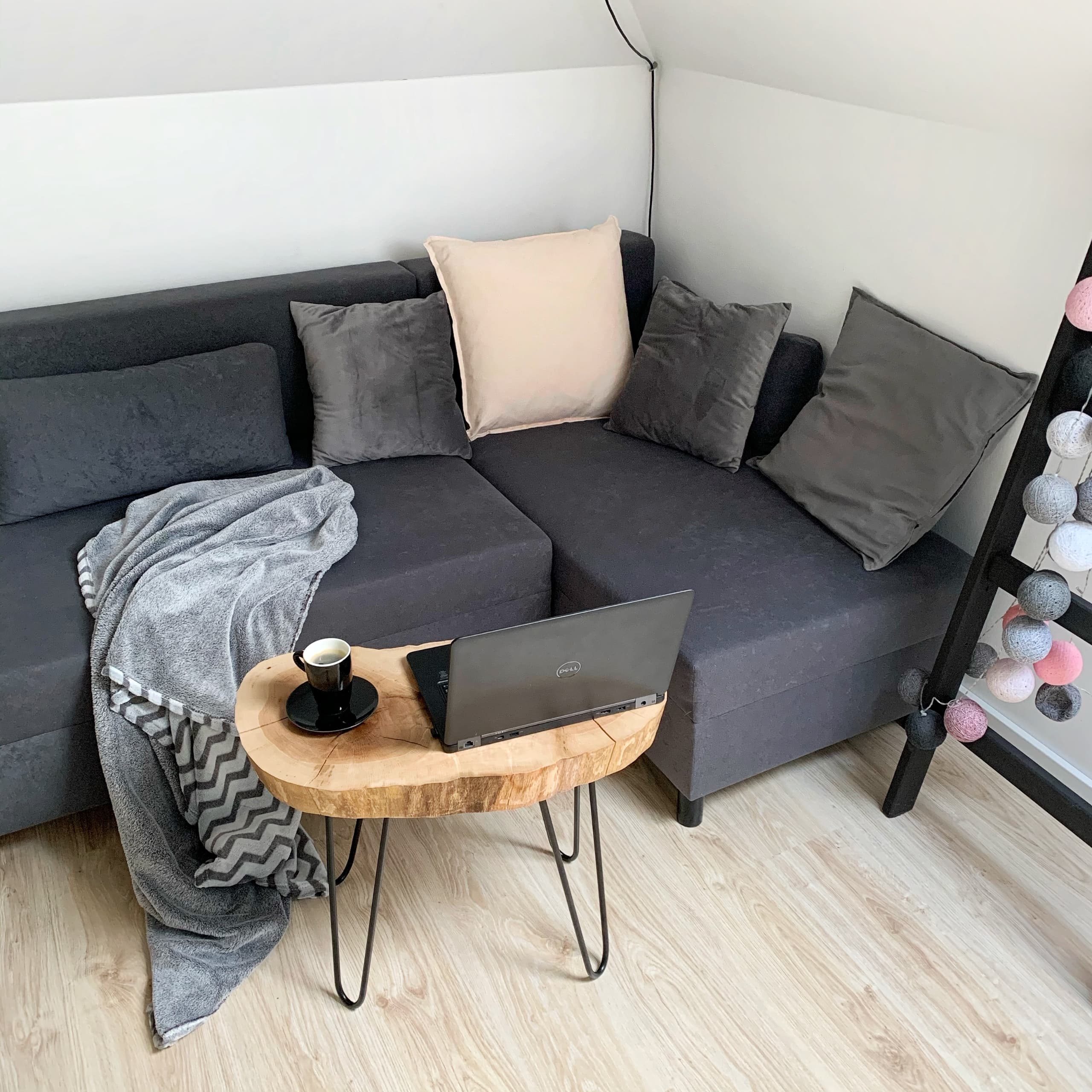 ÄLVDALEN 3-os sofa rozkładana z szezlongiem, Knisa ciemnoszary