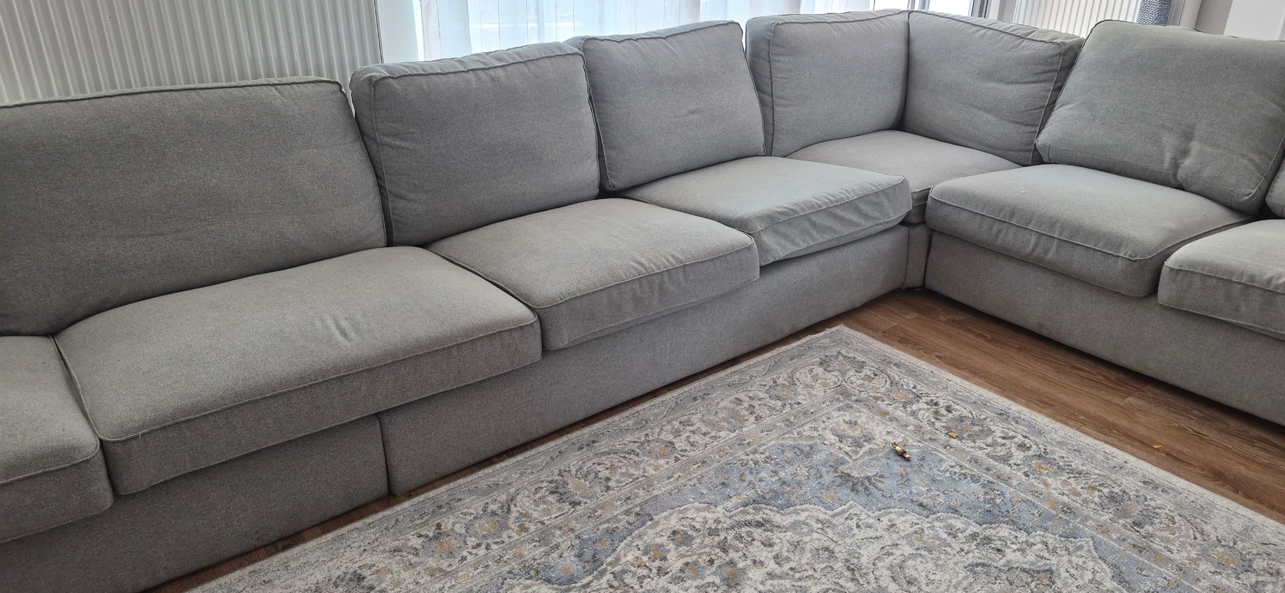 KIVIK sofa narożna 5-osobowa, Tibbleby beżowy/szary