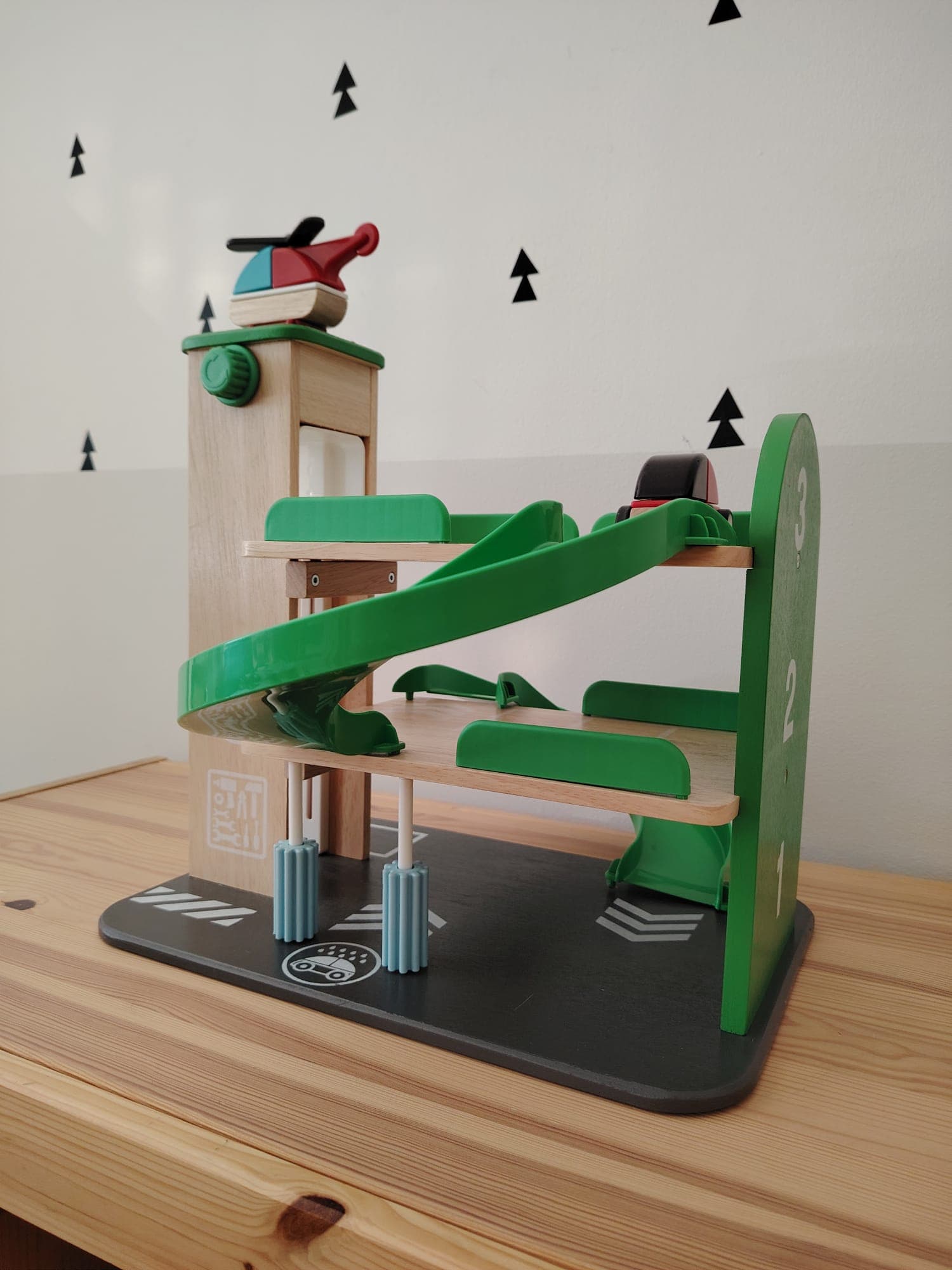 LILLABO garage with car and helicopter, multicolour
