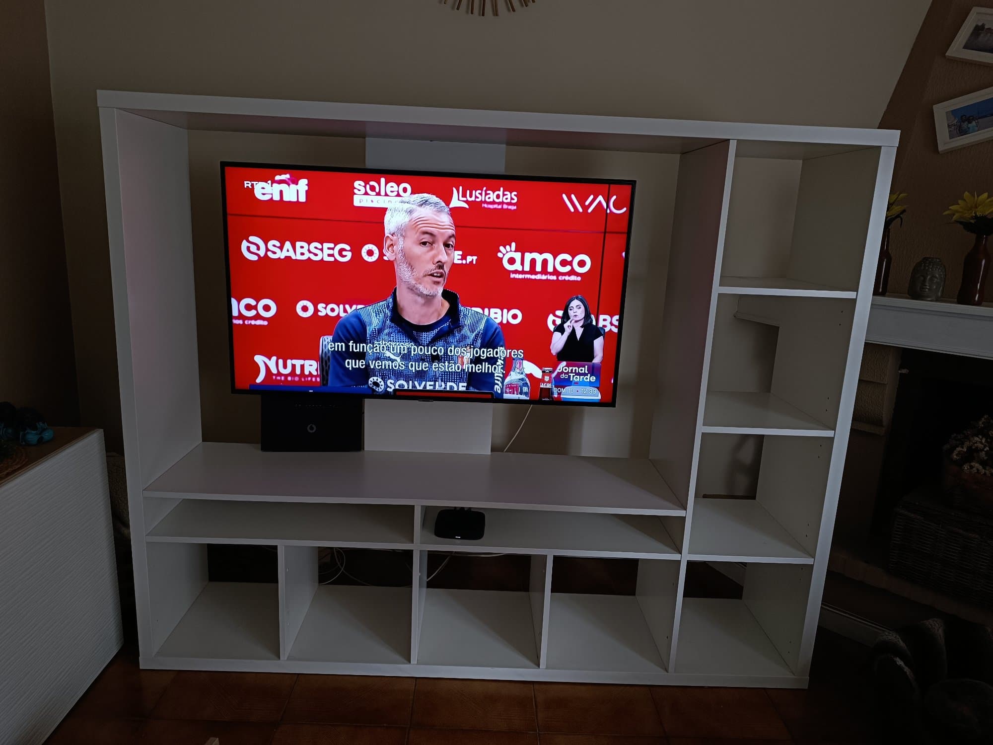 MÓVEL TV