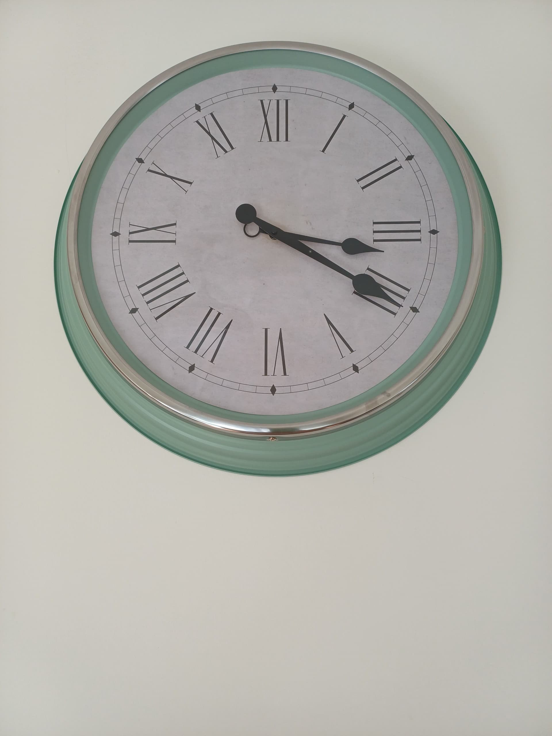 Vendo relógio de parede IKEA BRAVUR, cor verde vintage, modelo descontinuado. Ideal para decorar sala, cozinha - estilo retro/vintage