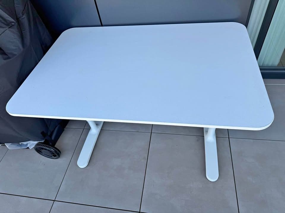 SECRETARIA BEKANT desk, white