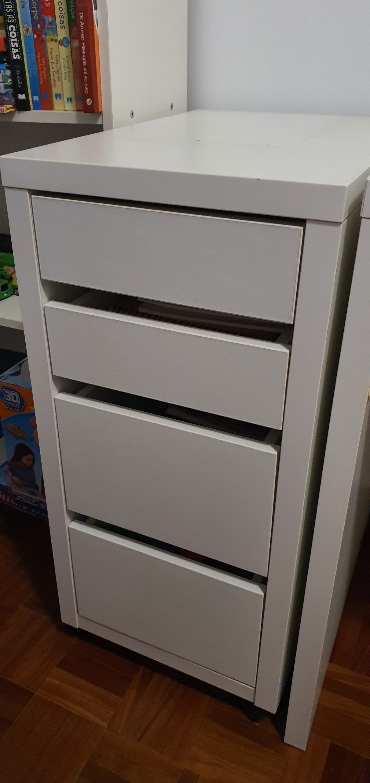 BLOCO DE GAVETAS Drawer unit on castors, white, 35x75 cm