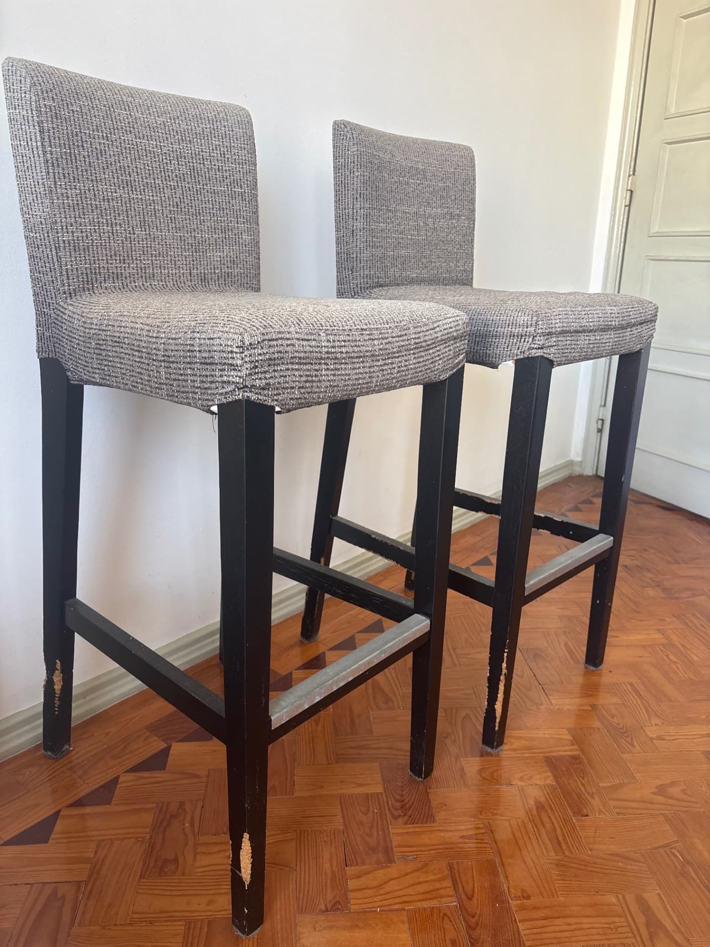 BERGMUND bar stool with backrest, counter height black/Gunnared medium grey, 62 cm