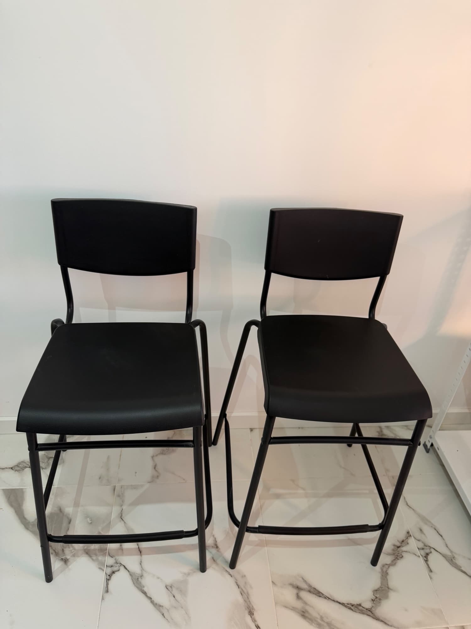 STIG CONJUNTO - 2 UN bar stool with backrest, counter height black/black, 63 cm