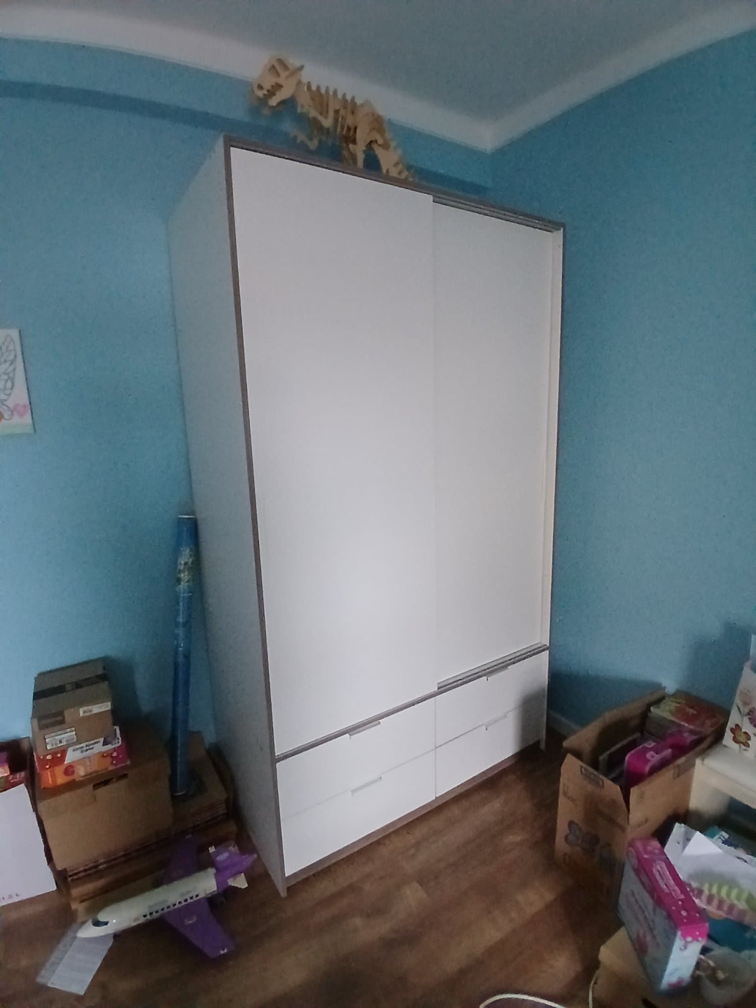 TRYSIL ROUPEIRO wardrobe w sliding doors/4 drawers, white