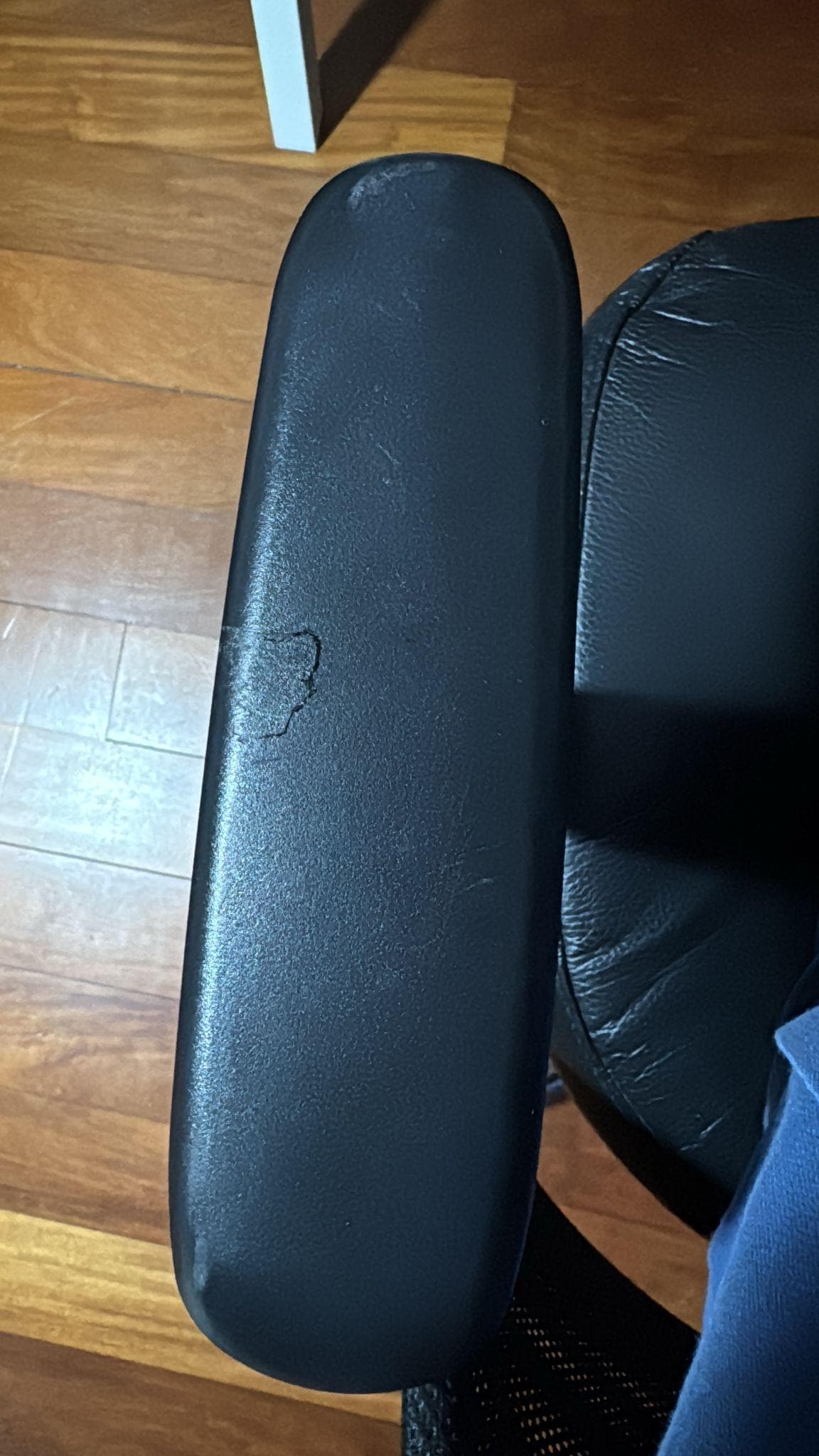 JÄRVFJÄLLET office chair with armrests, Glose black