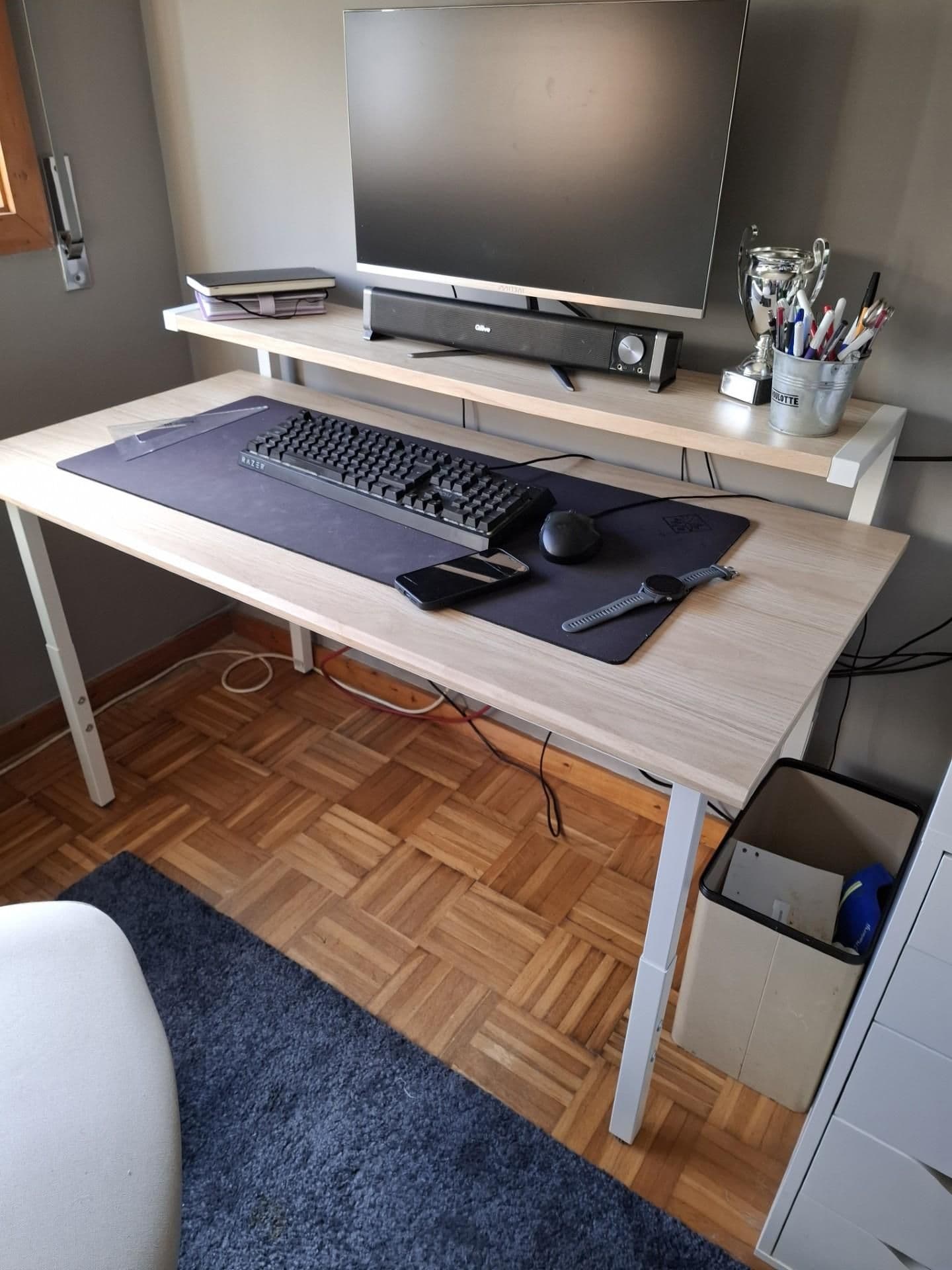 UTVISNING secretária p/gaming c/prateleira, efeito freixo/branco, 120x60 cm