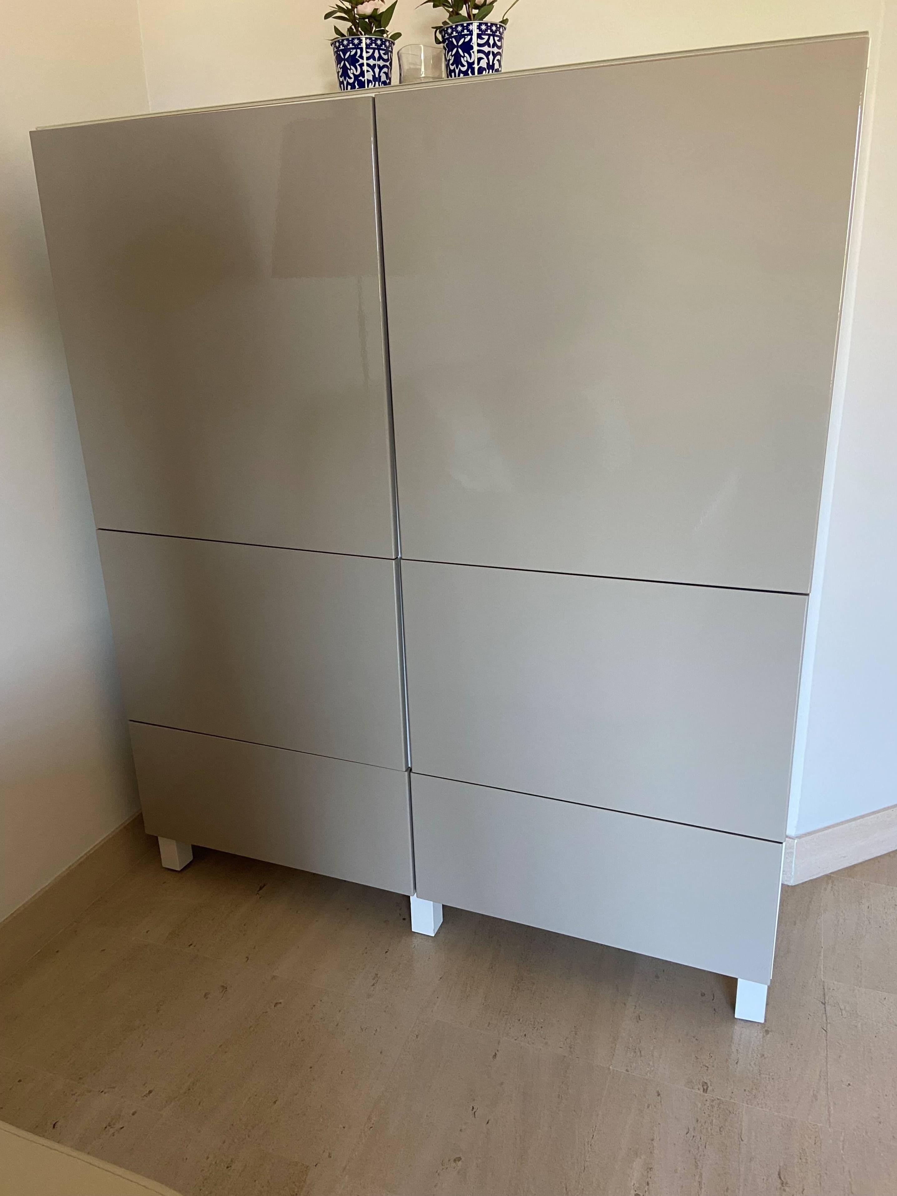 BESTÅ comb arrumação c/portas, branco Hammarsmed/bege, 120x42x193 cm