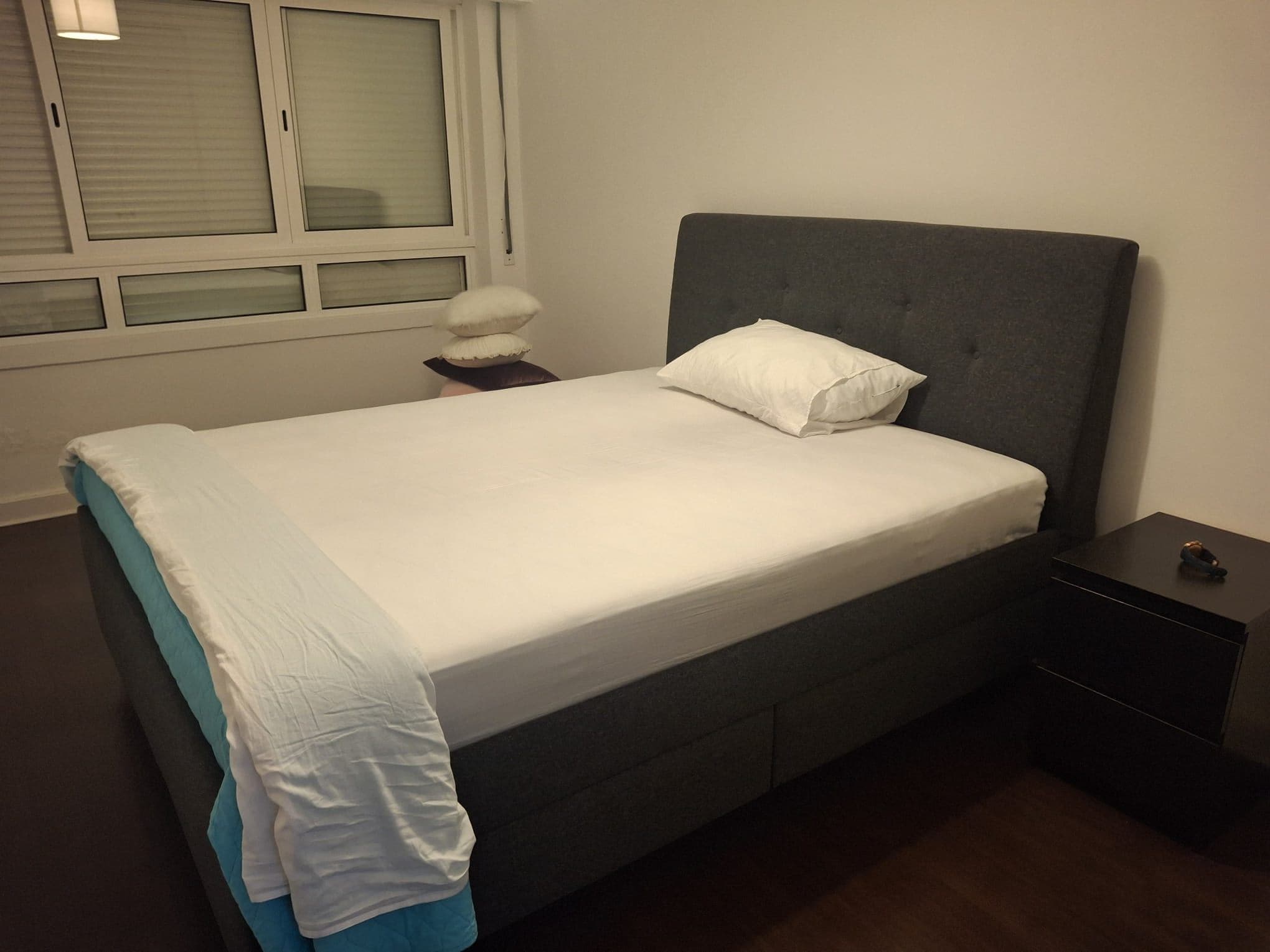 IDANÄS upholstered storage bed, Gunnared dark grey, 160x200 cm
