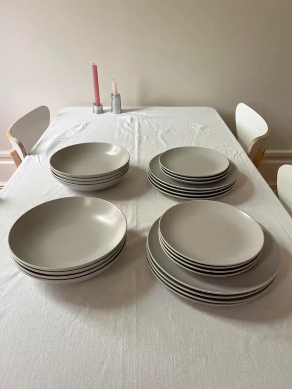 2X SERVIÇO FÄRGKLAR 18-piece service, matt light grey