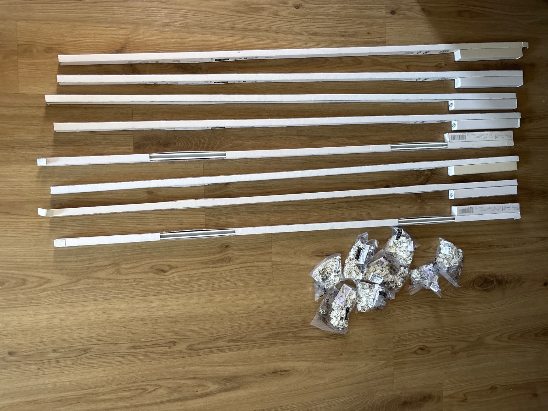 9 CALHAS + GANCHOS calha simples, inclui ferragens de teto/branco, 140 cm