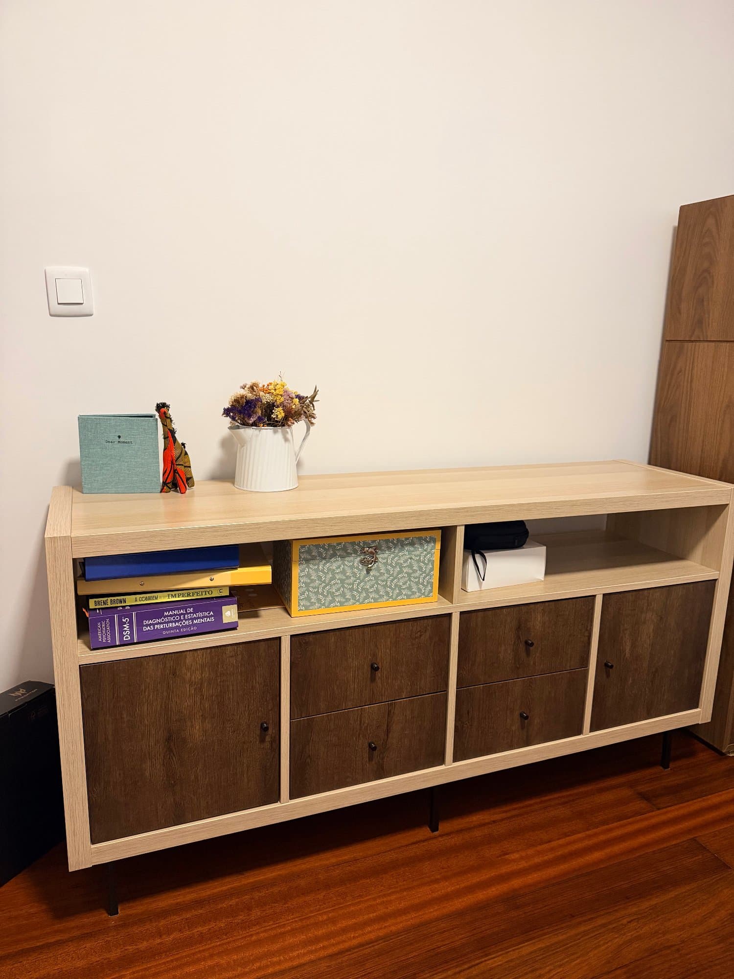 KALLAX PERSONALIZADO TV storage combination, white stained oak effect, 147x39x60 cm