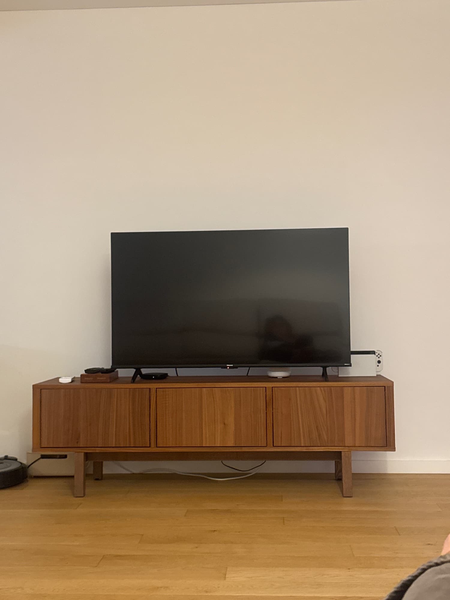 MOVEL TV STOCKHOLM TV bench with sliding doors, oak veneer, 179x42x56 cm