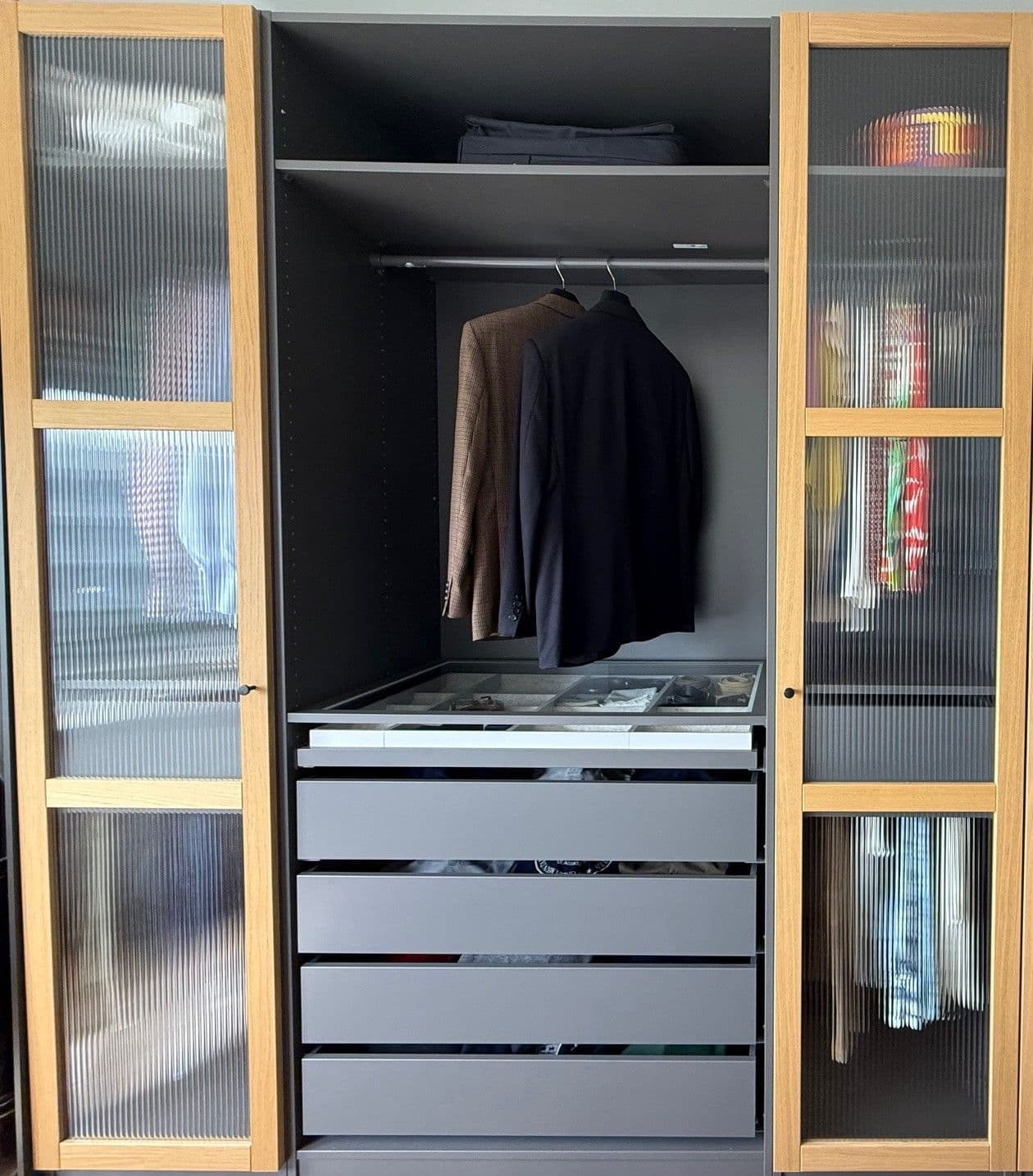 PAX roupeiros com portas