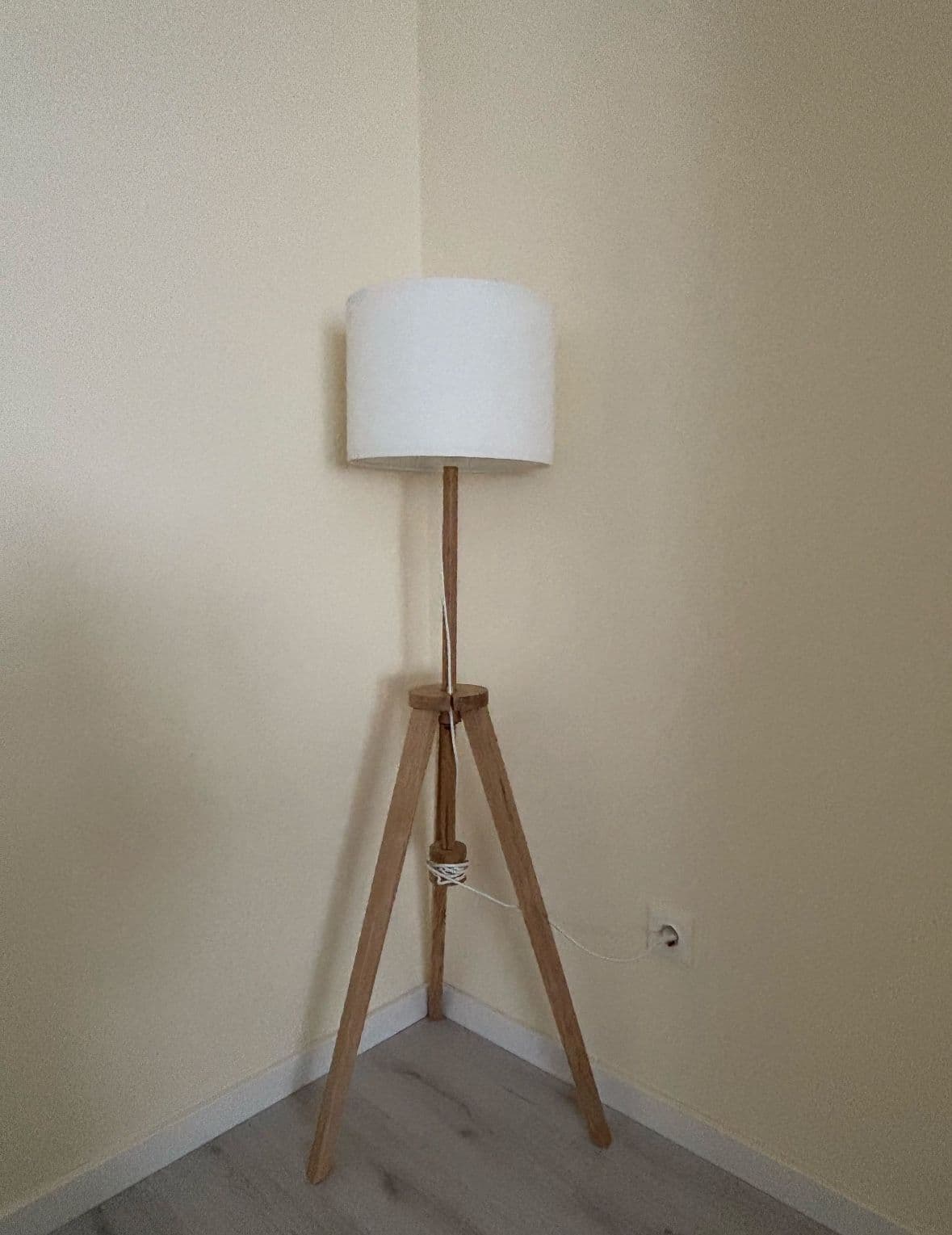 LAUTERS Floor lamp, ash, white, Max.: 13 W
